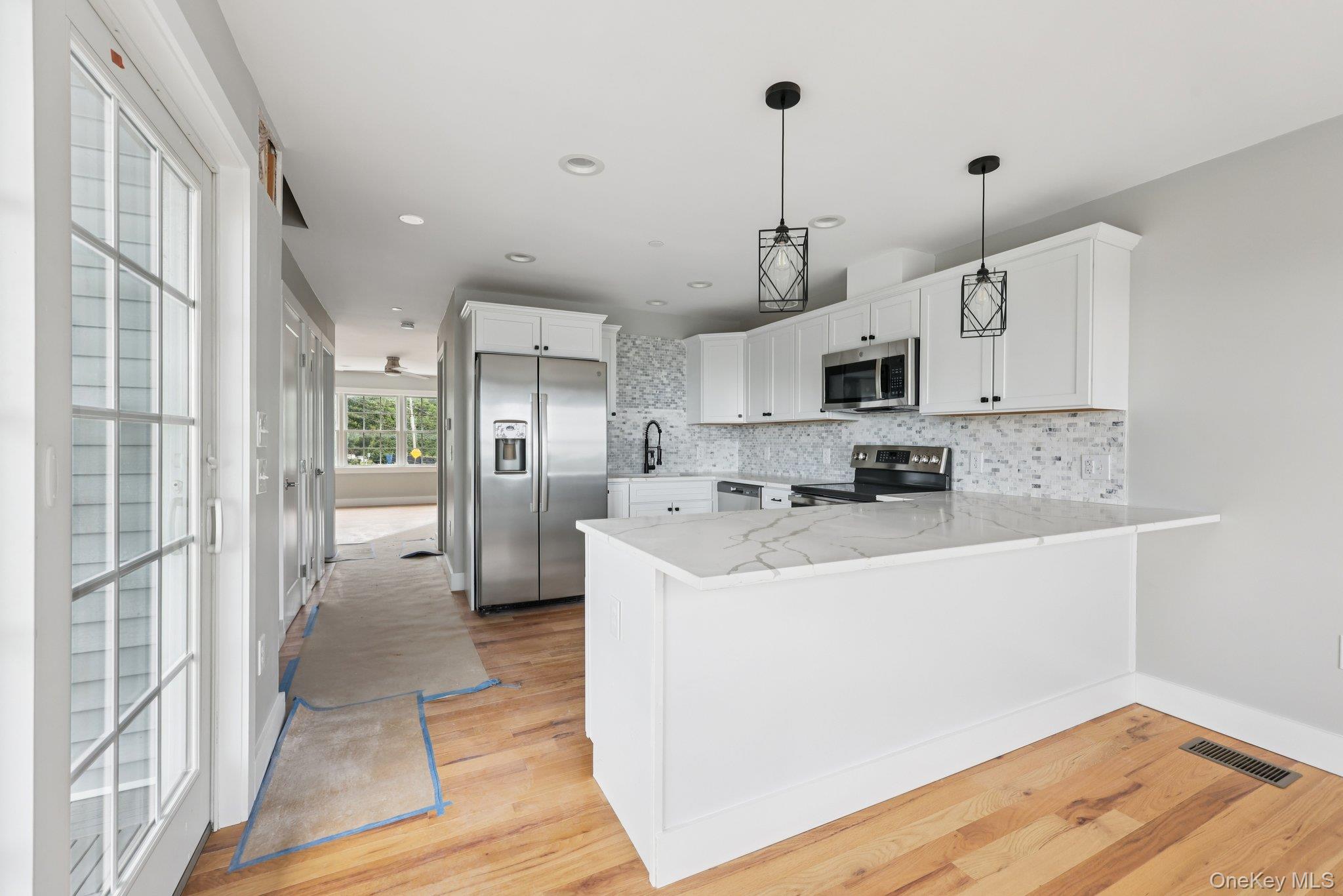 90 University Avenue Property Photo 12