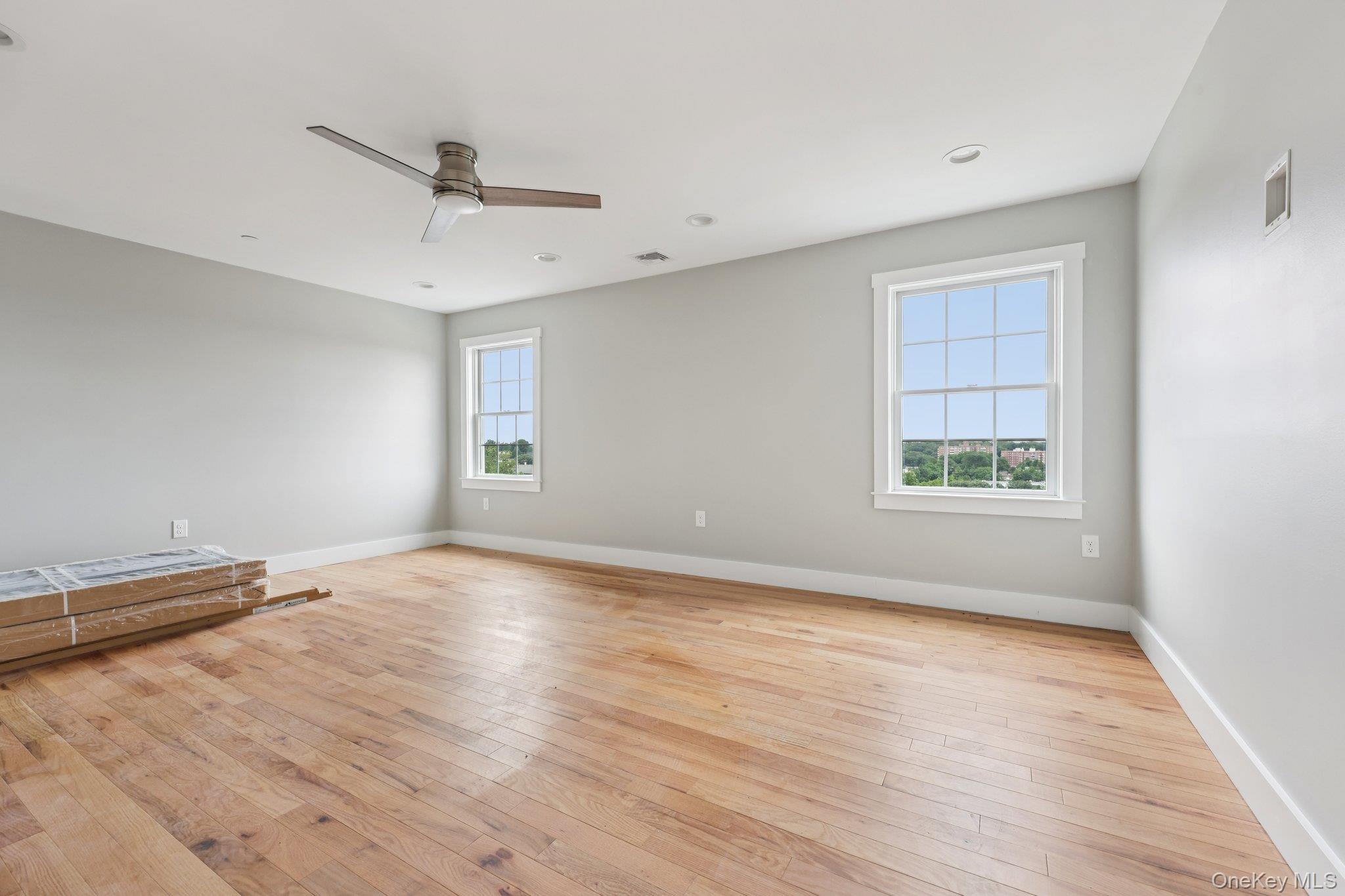 90 University Avenue Property Photo 16