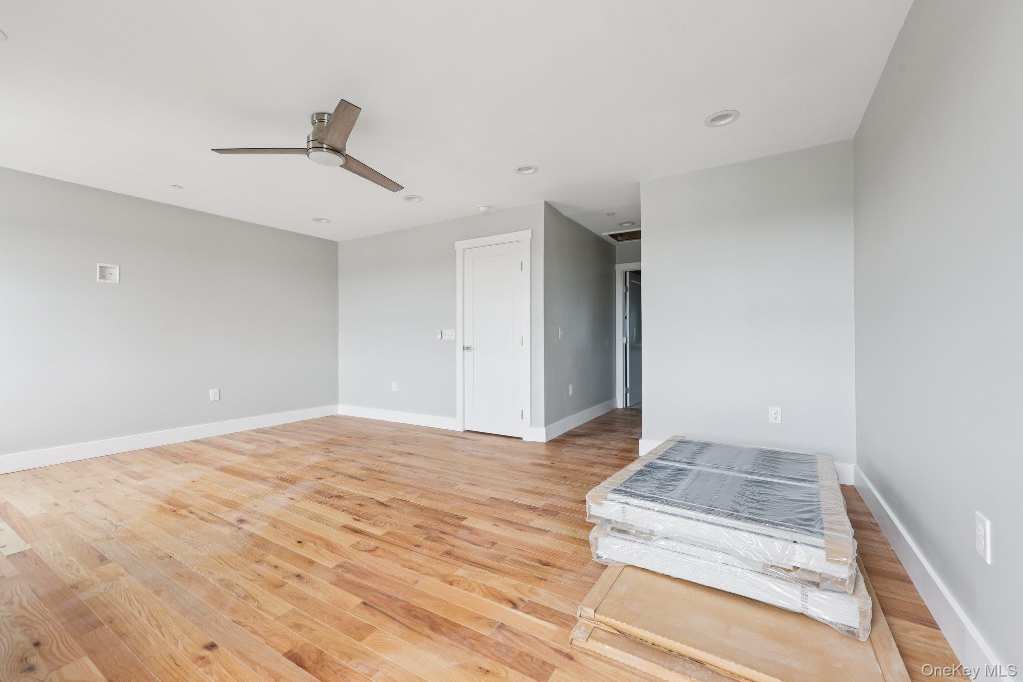 90 University Avenue Property Photo 17