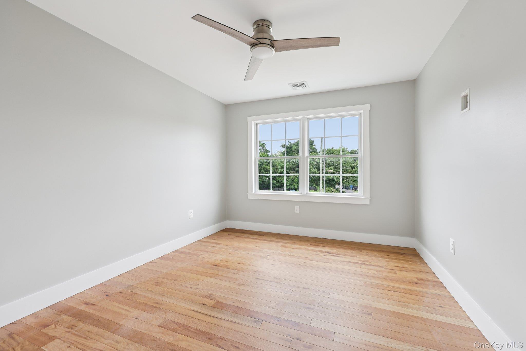 90 University Avenue Property Photo 22
