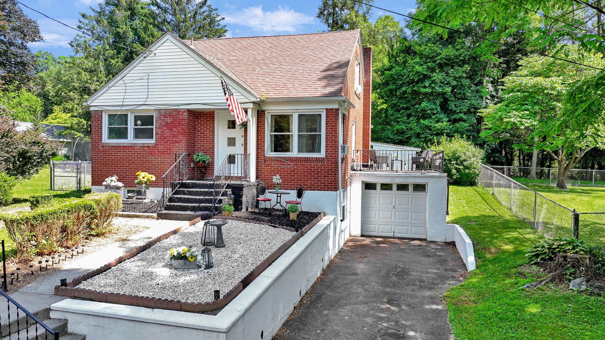 104 Coldenham Road Property Photo 1