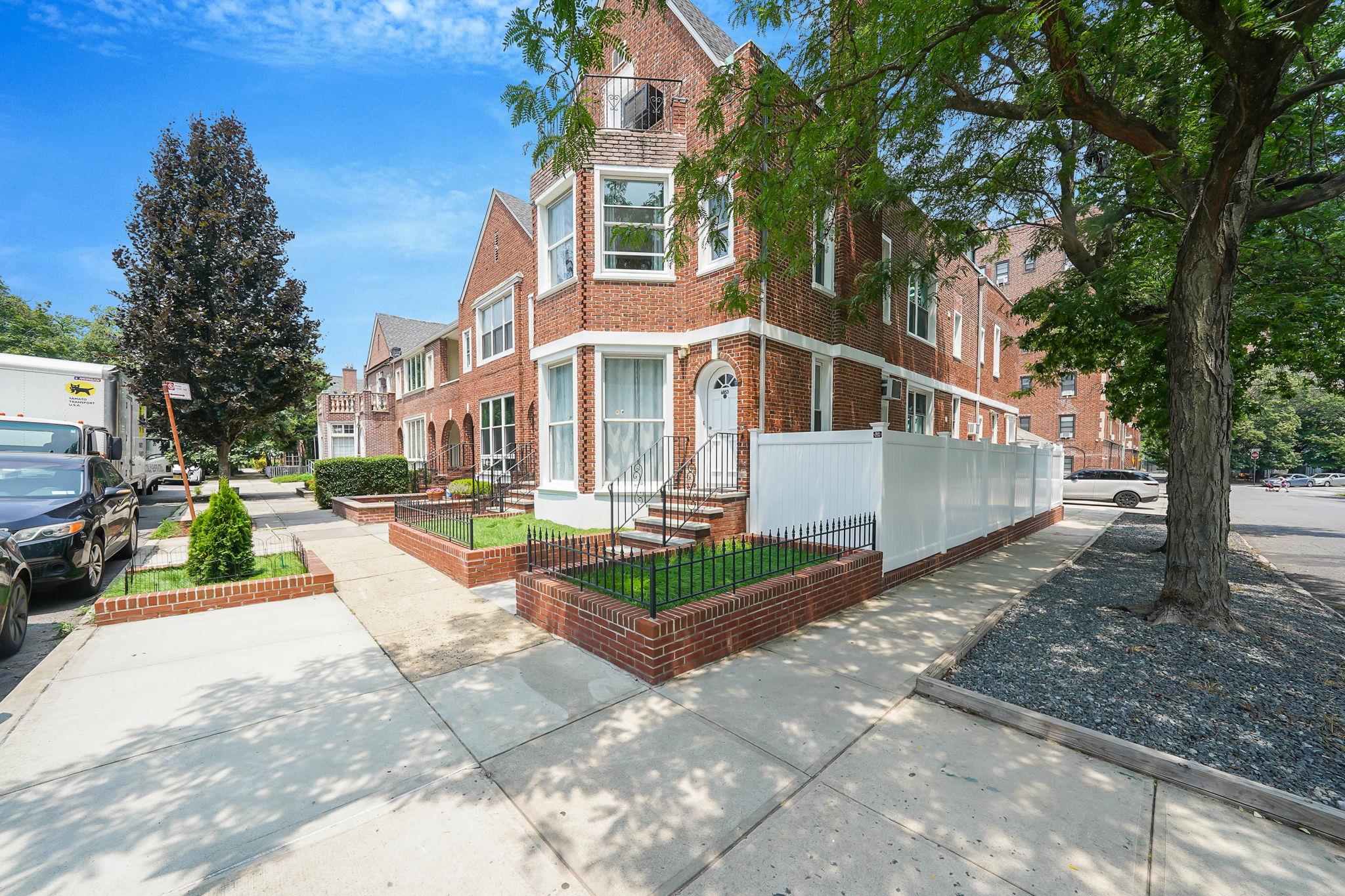 6851 Clyde Street Property Photo 1