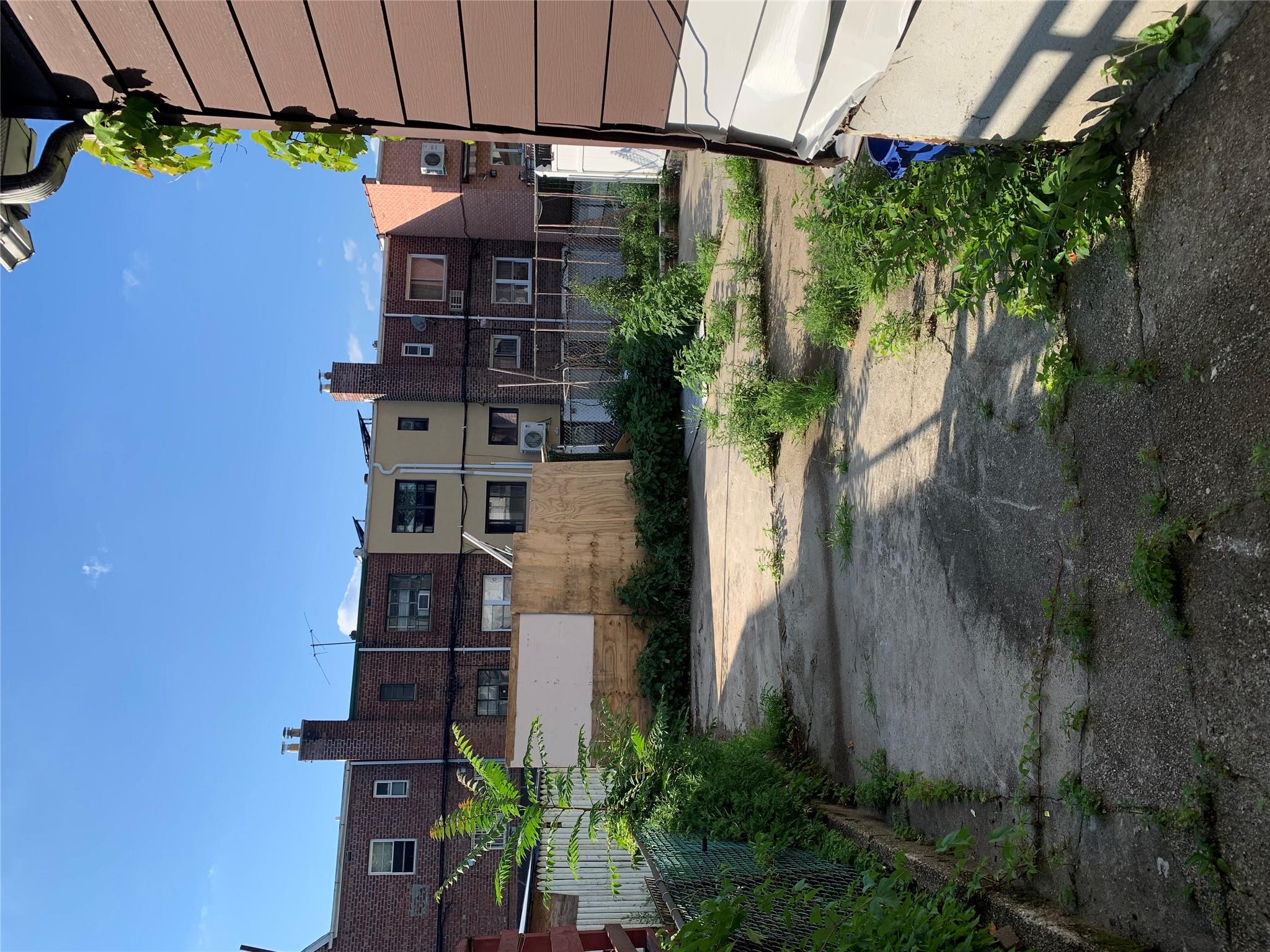 15205 79th Avenue Property Photo 3