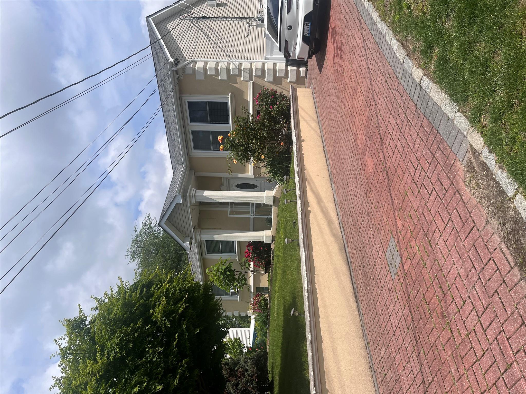 81 Irving Avenue Property Photo 1