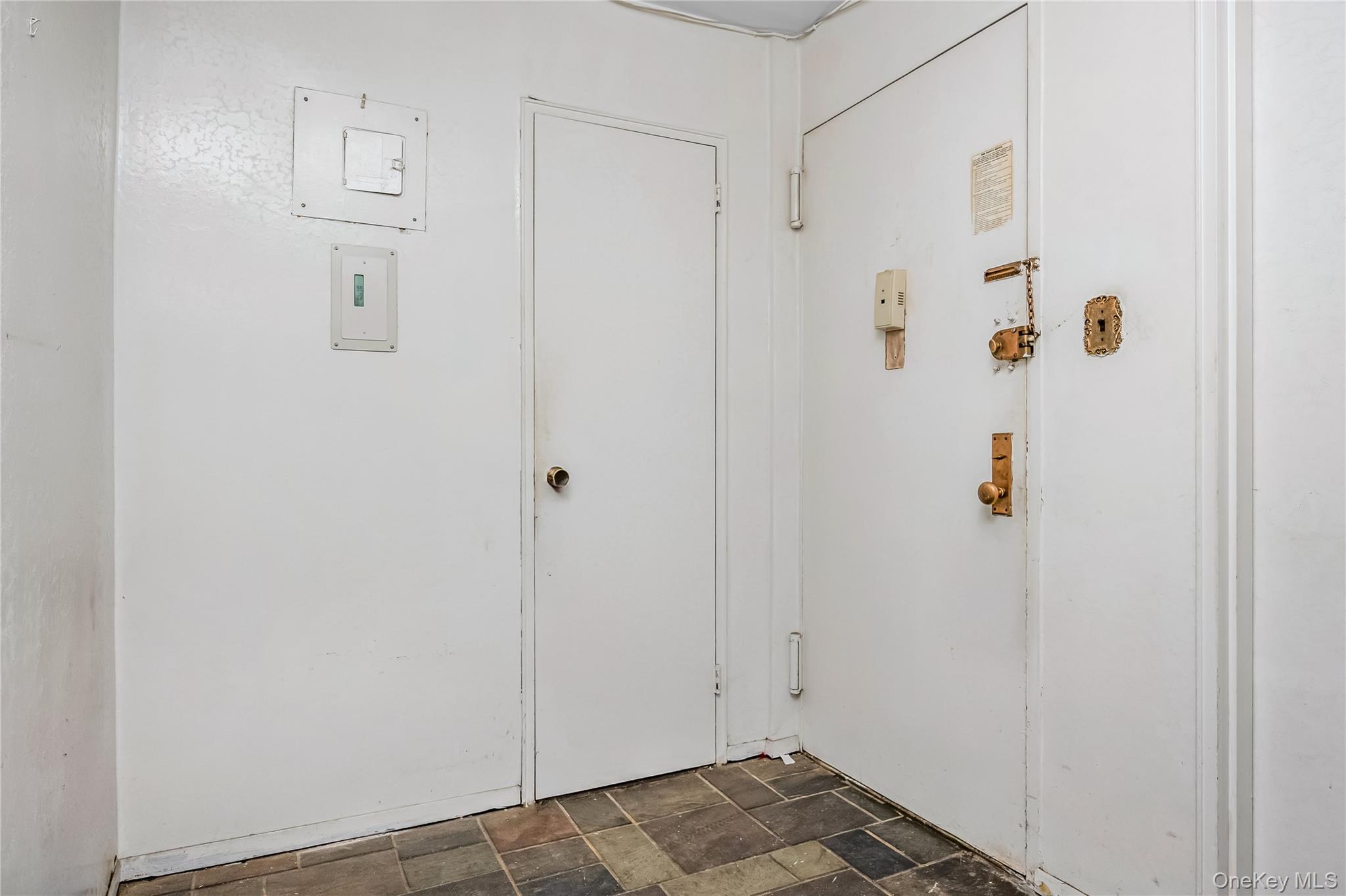 92-31 57th Avenue 2j Property Photo 2