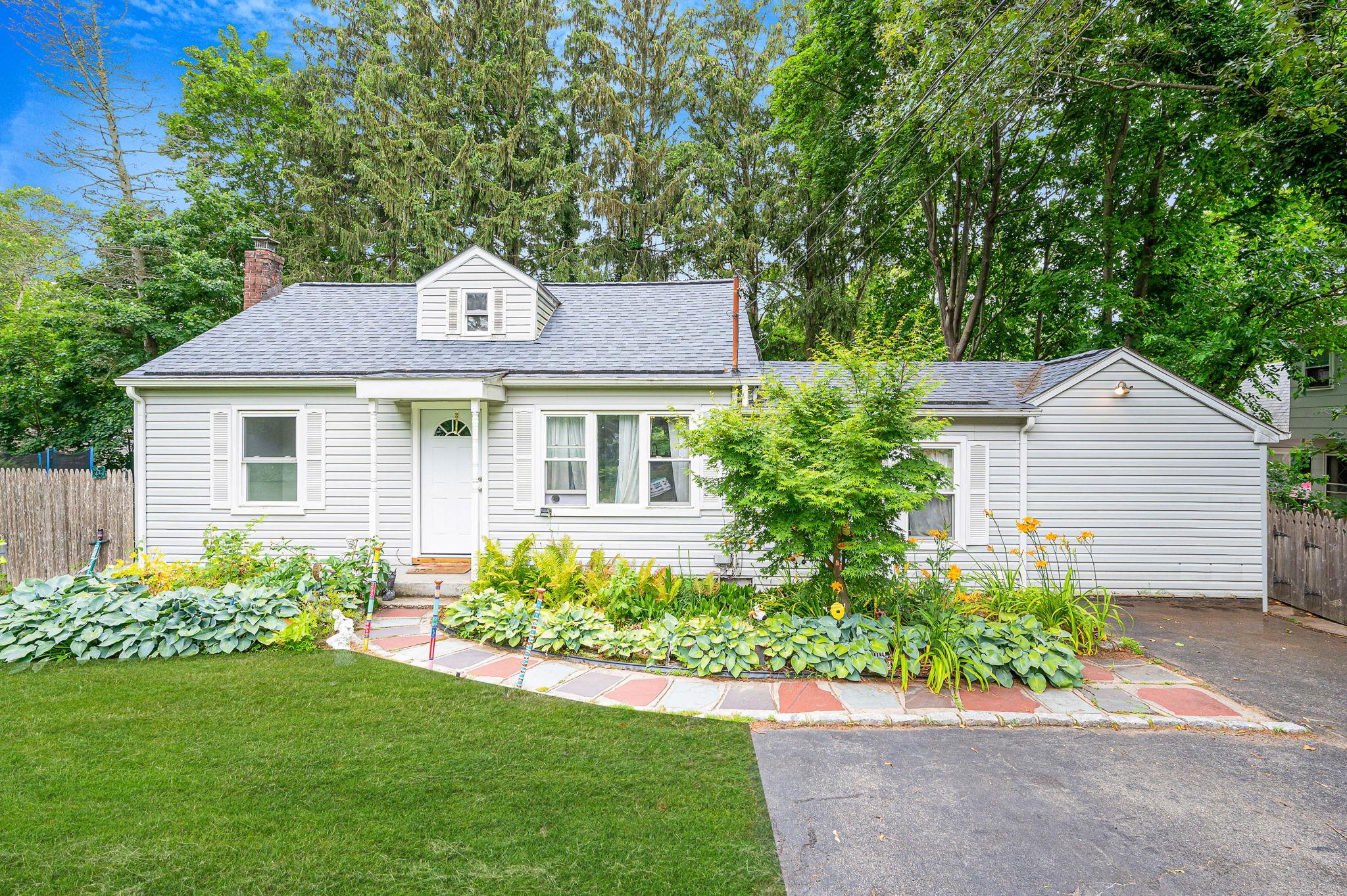 11 Amityville Road