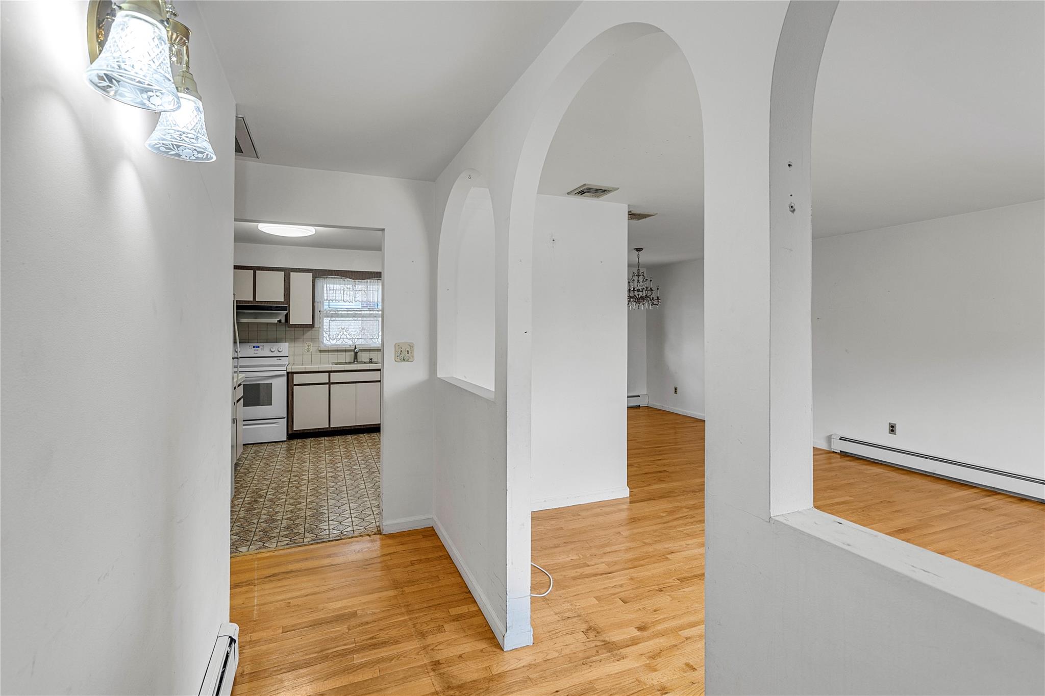 15 Pinelawn Avenue Property Photo 3