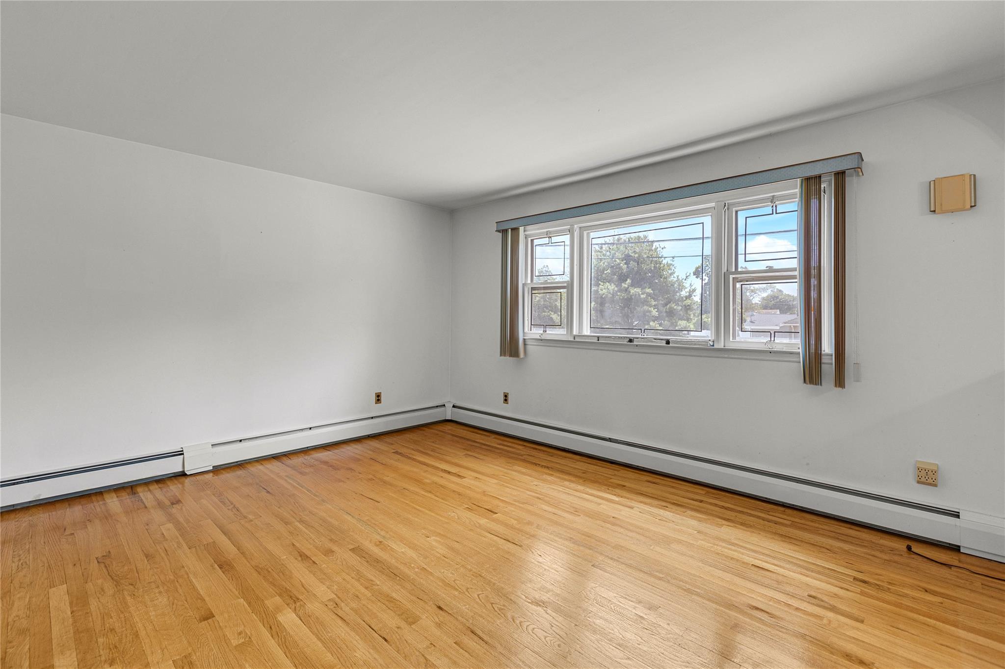 15 Pinelawn Avenue Property Photo 5