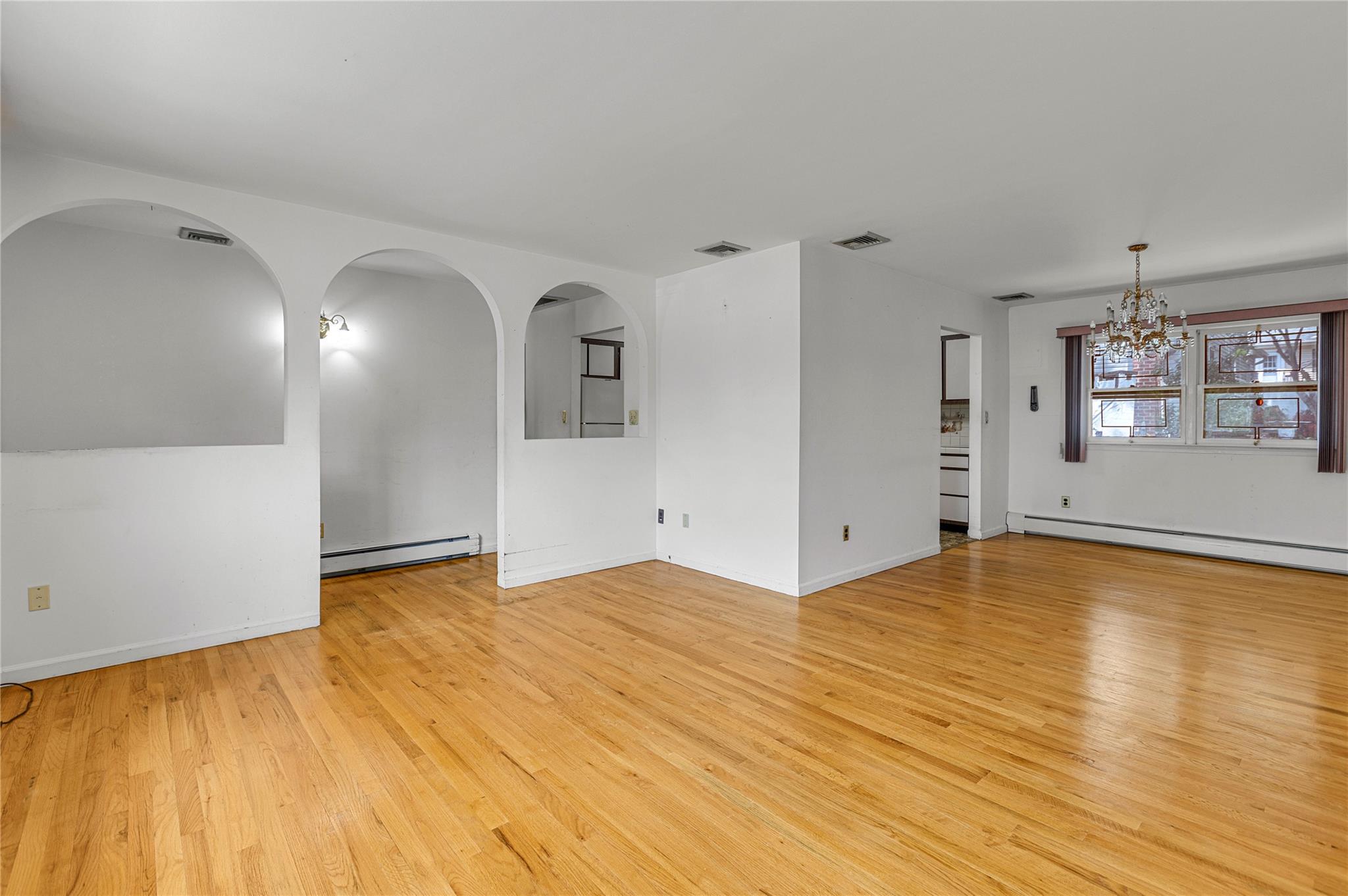 15 Pinelawn Avenue Property Photo 6