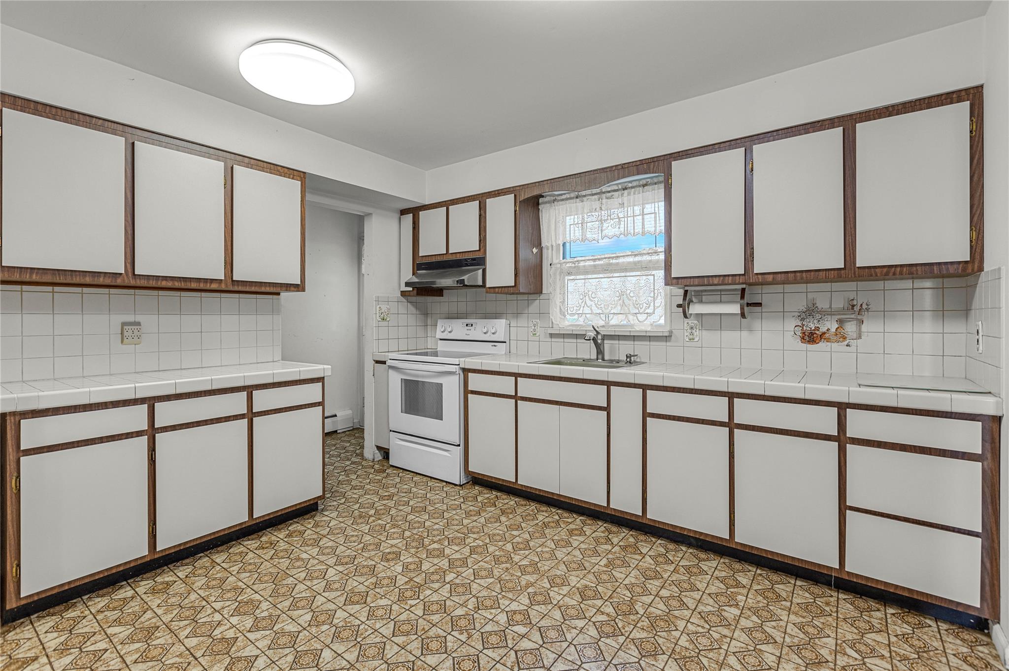 15 Pinelawn Avenue Property Photo 8