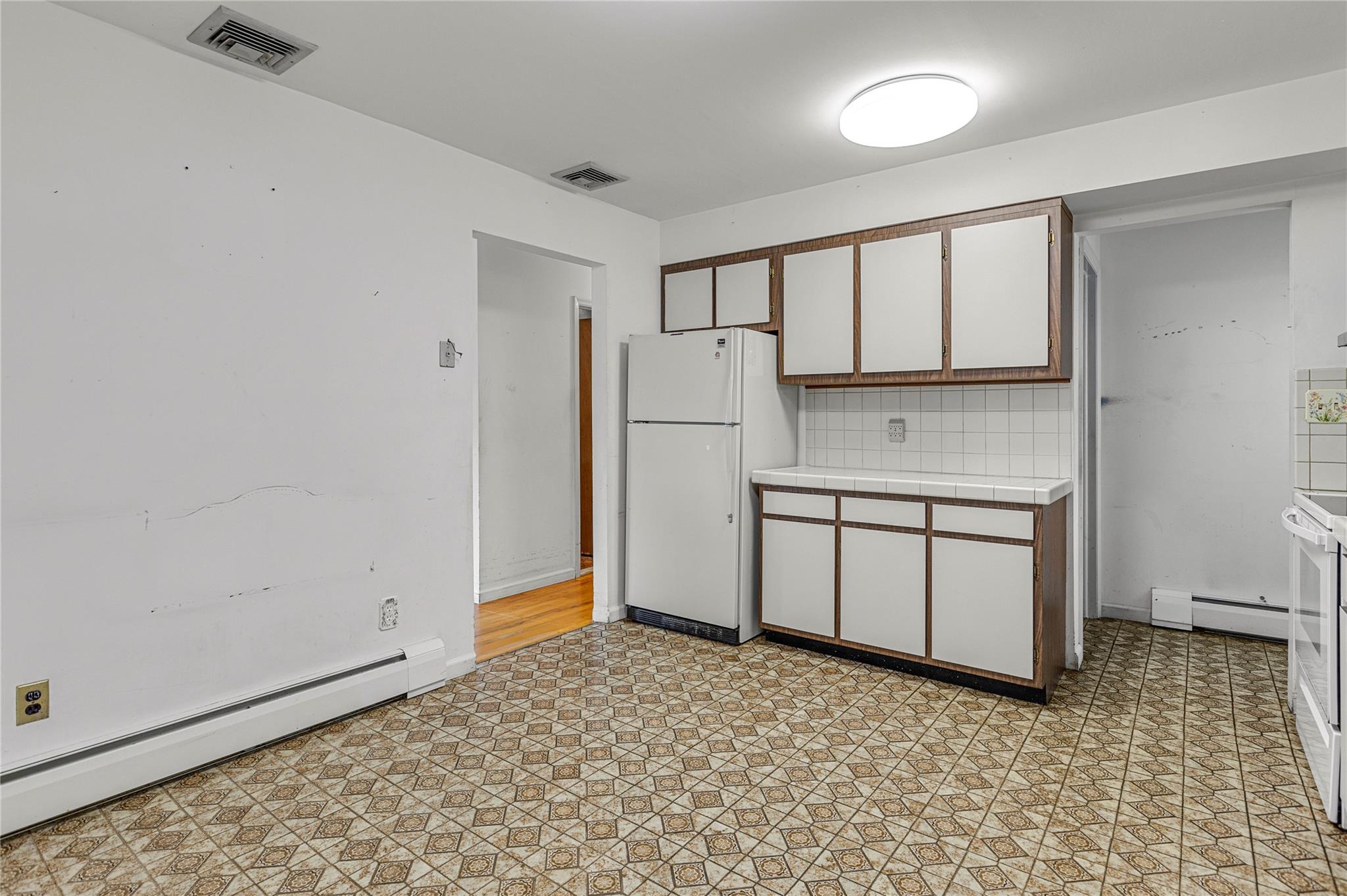 15 Pinelawn Avenue Property Photo 9