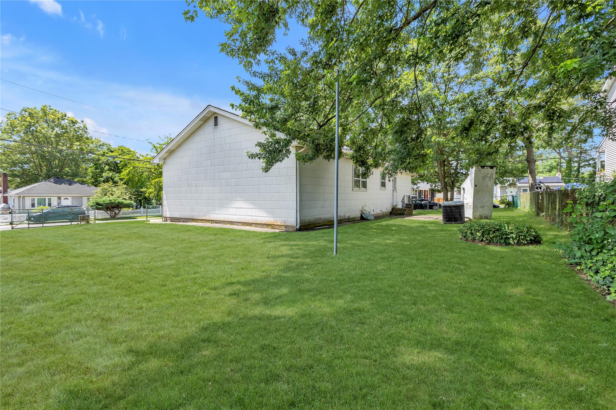 15 Pinelawn Avenue Property Photo 16