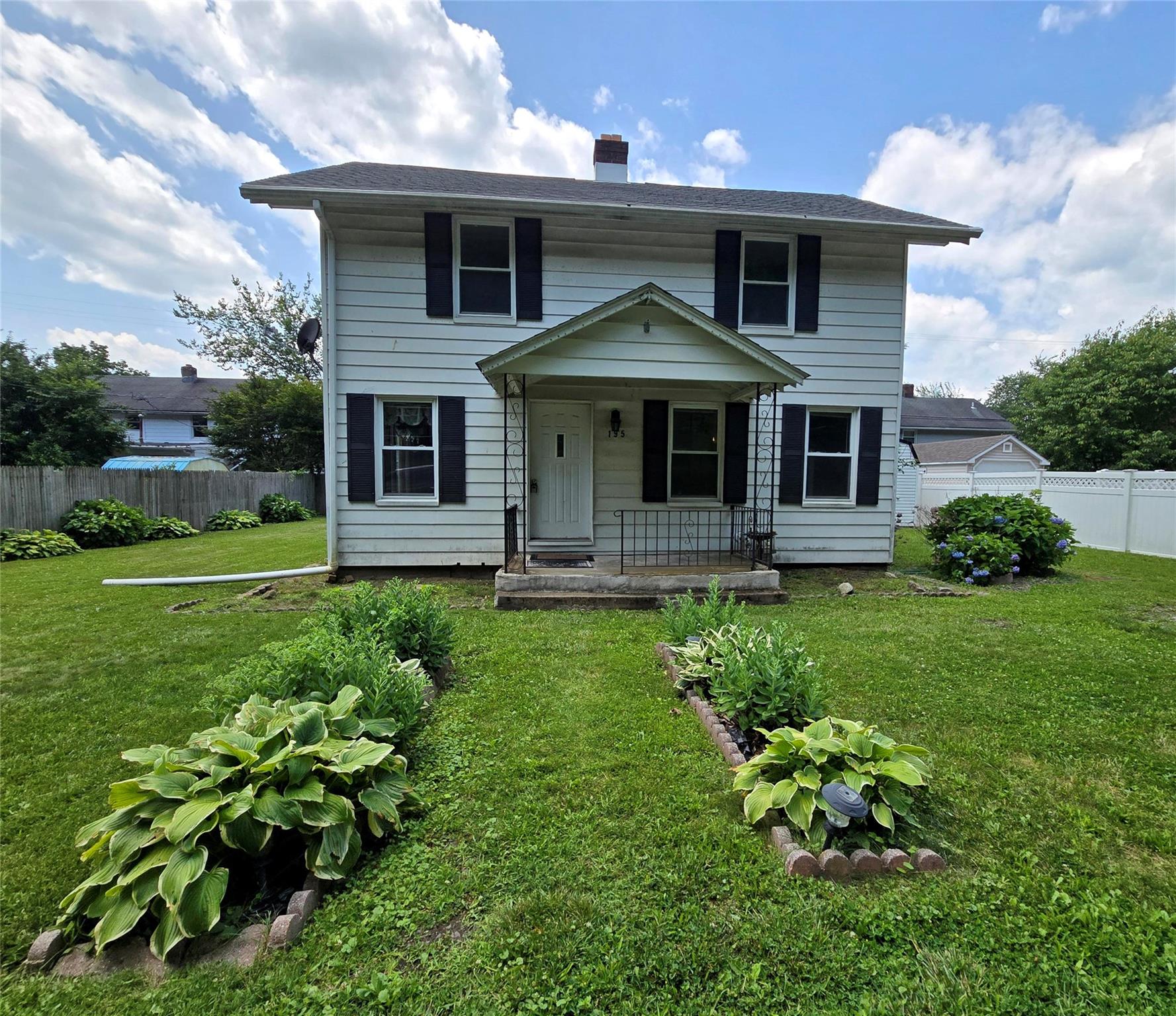 195 E Village Road Property Photo 1