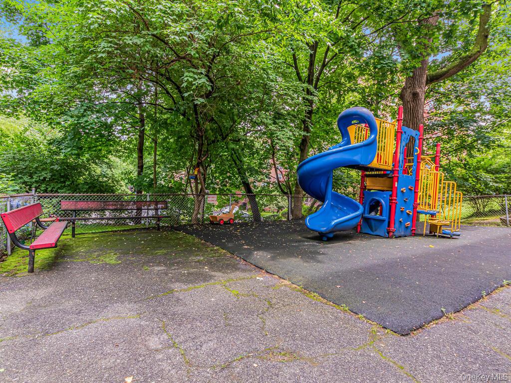 679 W 239th Street 3j Property Photo 10