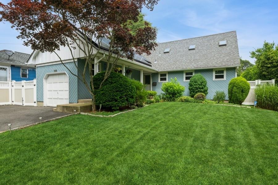 108 Lake Drive Property Photo 1