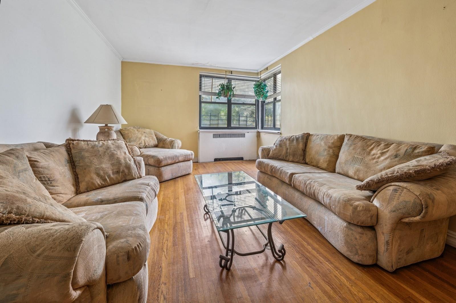 306 E Mosholu Parkway 3d Property Photo 1