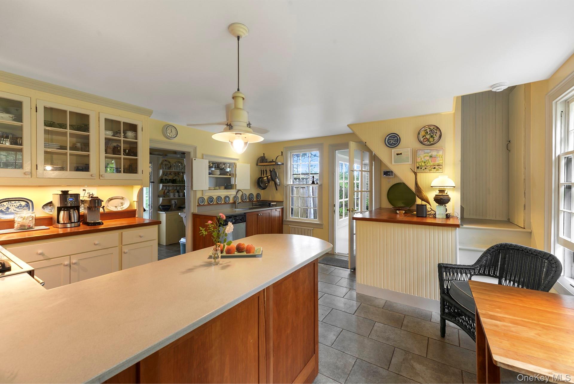 884636 Property Photo 6