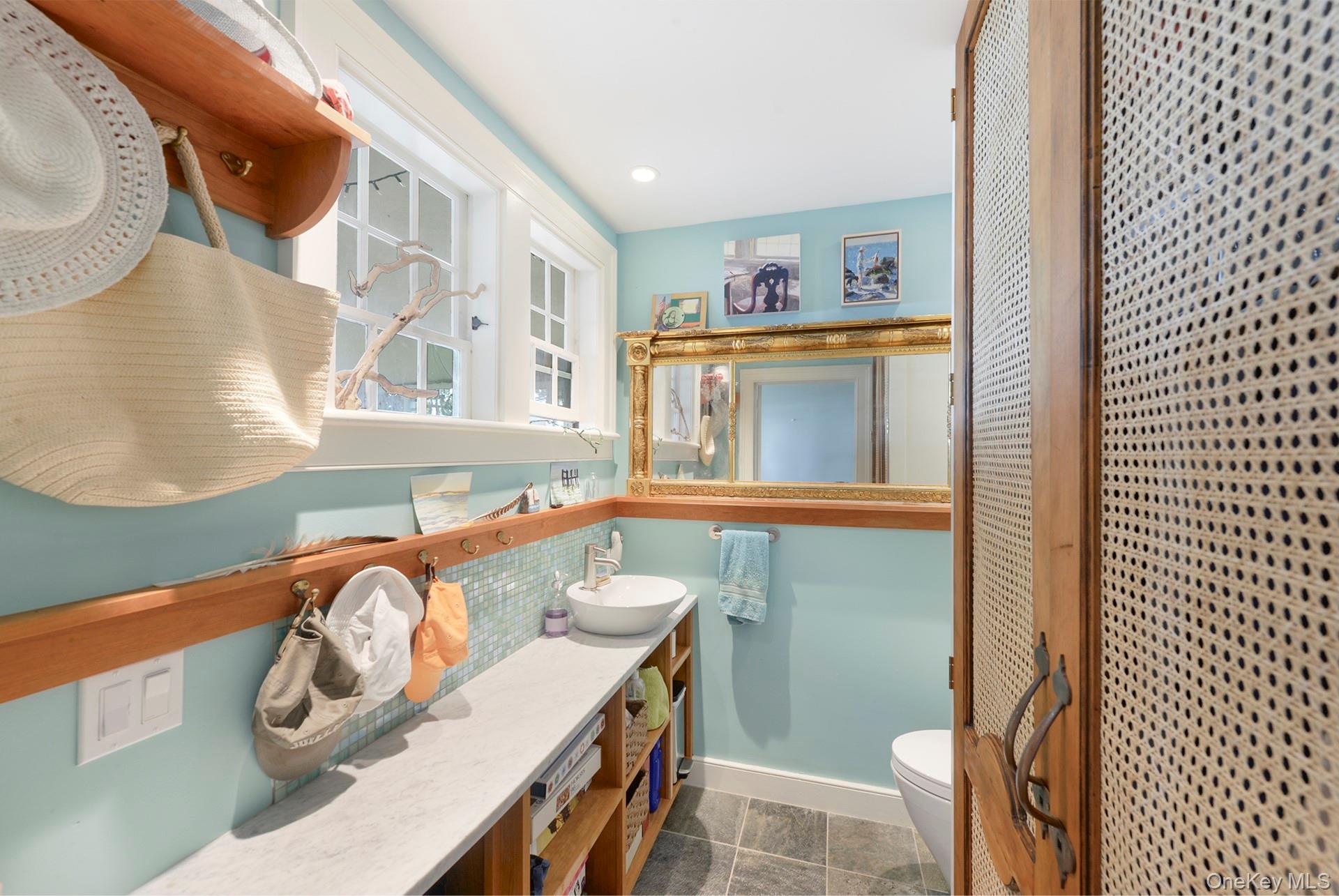 884636 Property Photo 10