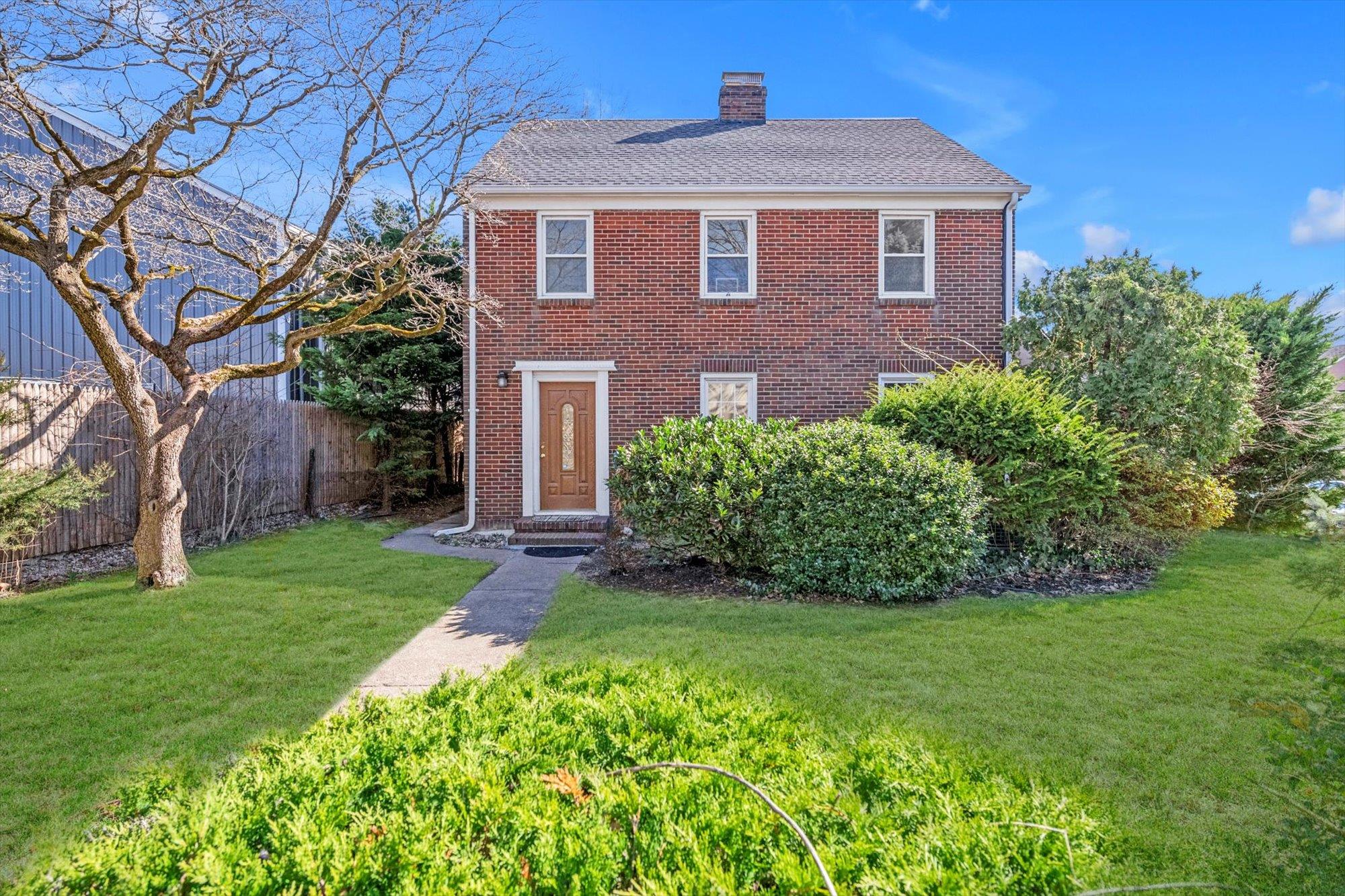 16 Avenue A Property Photo 1