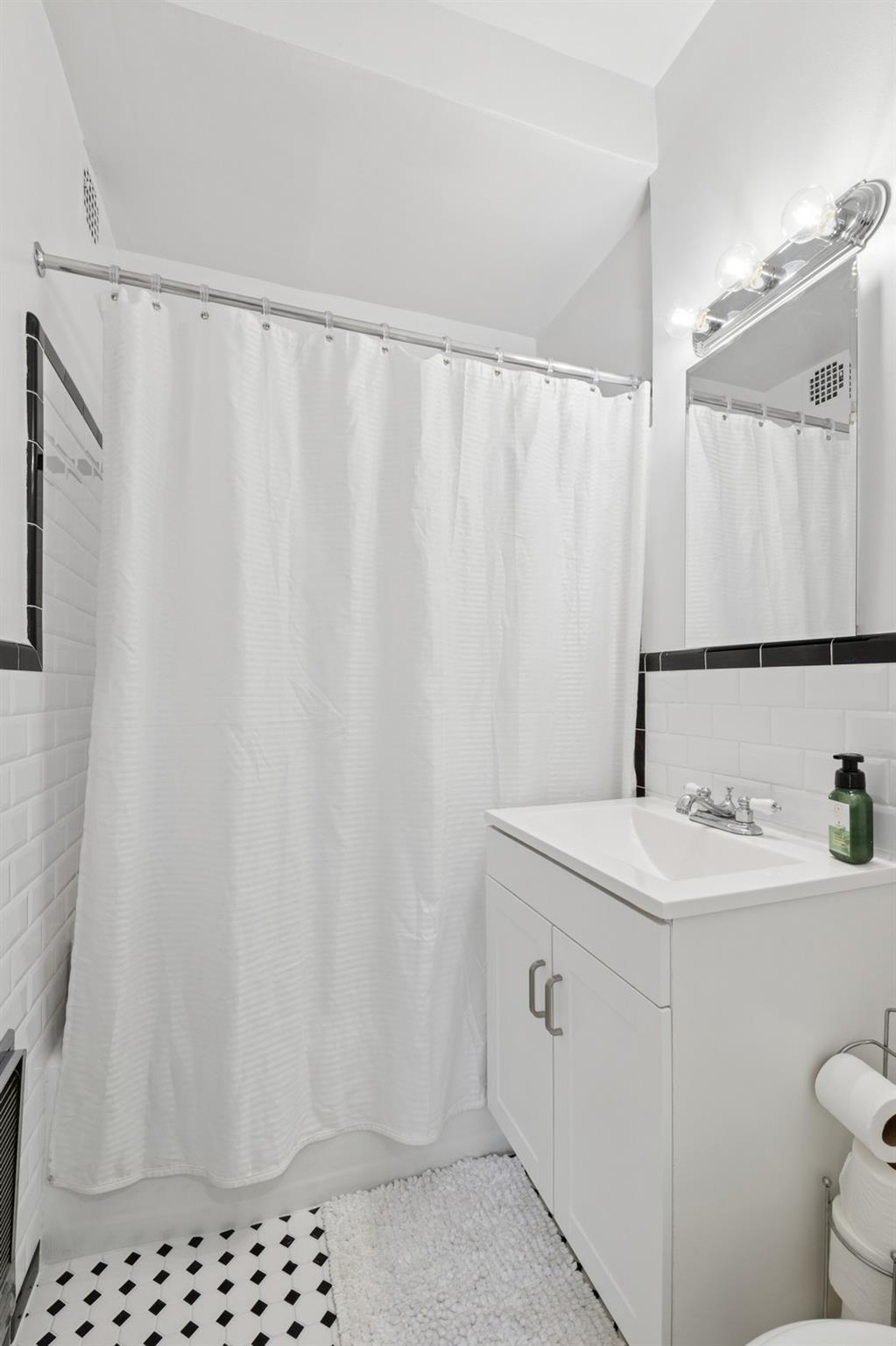 76-26 113th Street 1b Property Photo 8