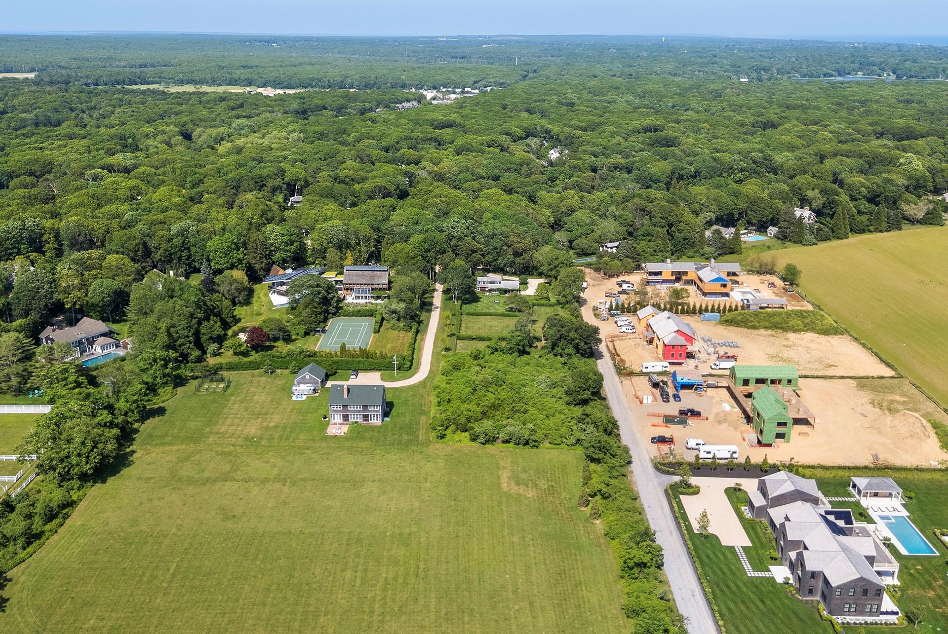 75 Wainscott Main Property Photo 1