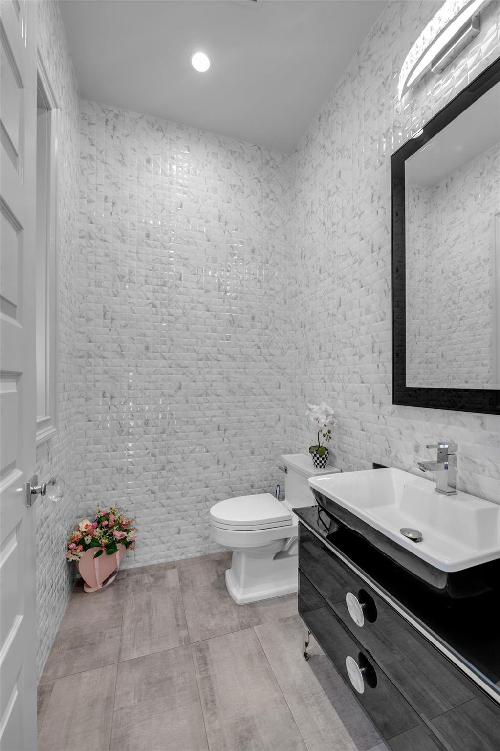 185 Dolphin Drive Property Photo 13