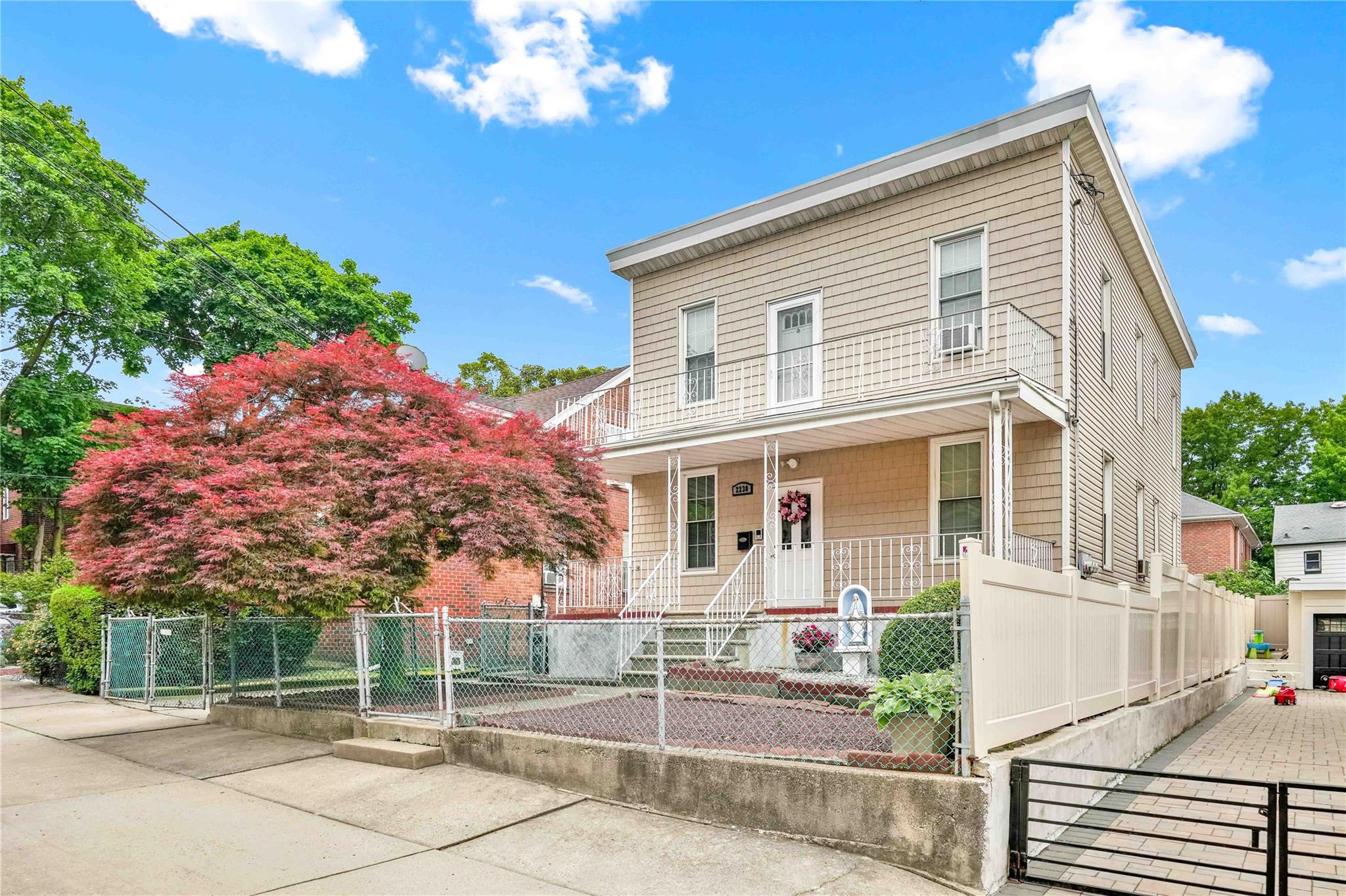 2230 75th Street Property Photo 1