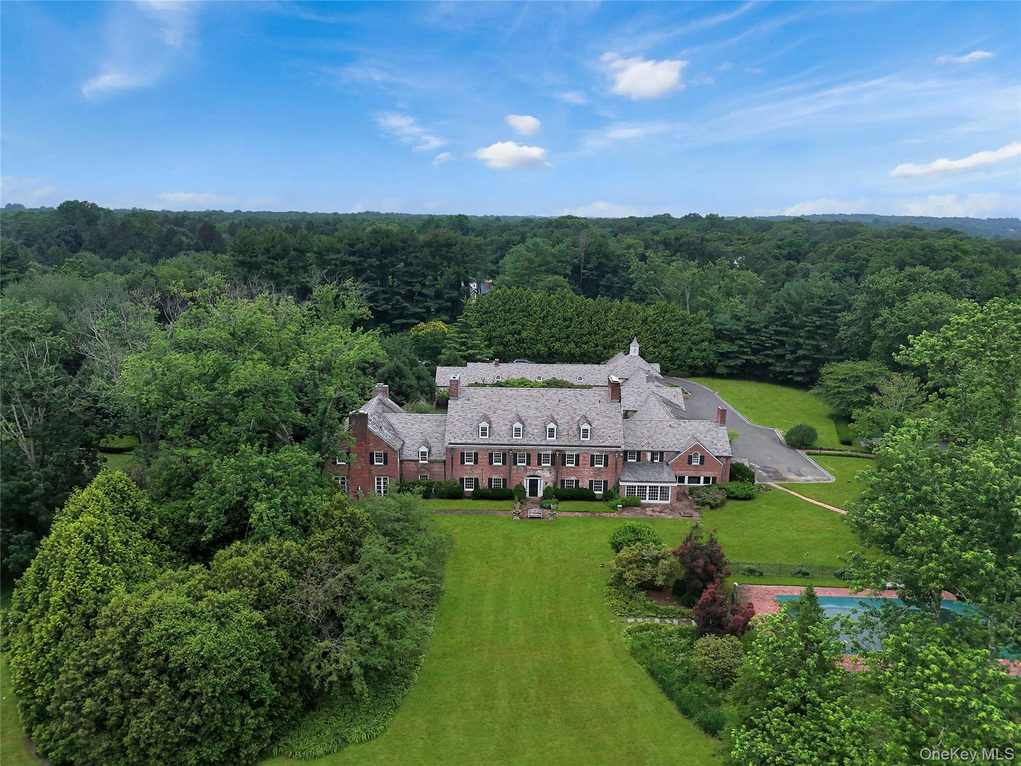 60 Piping Rock Road Property Photo 2