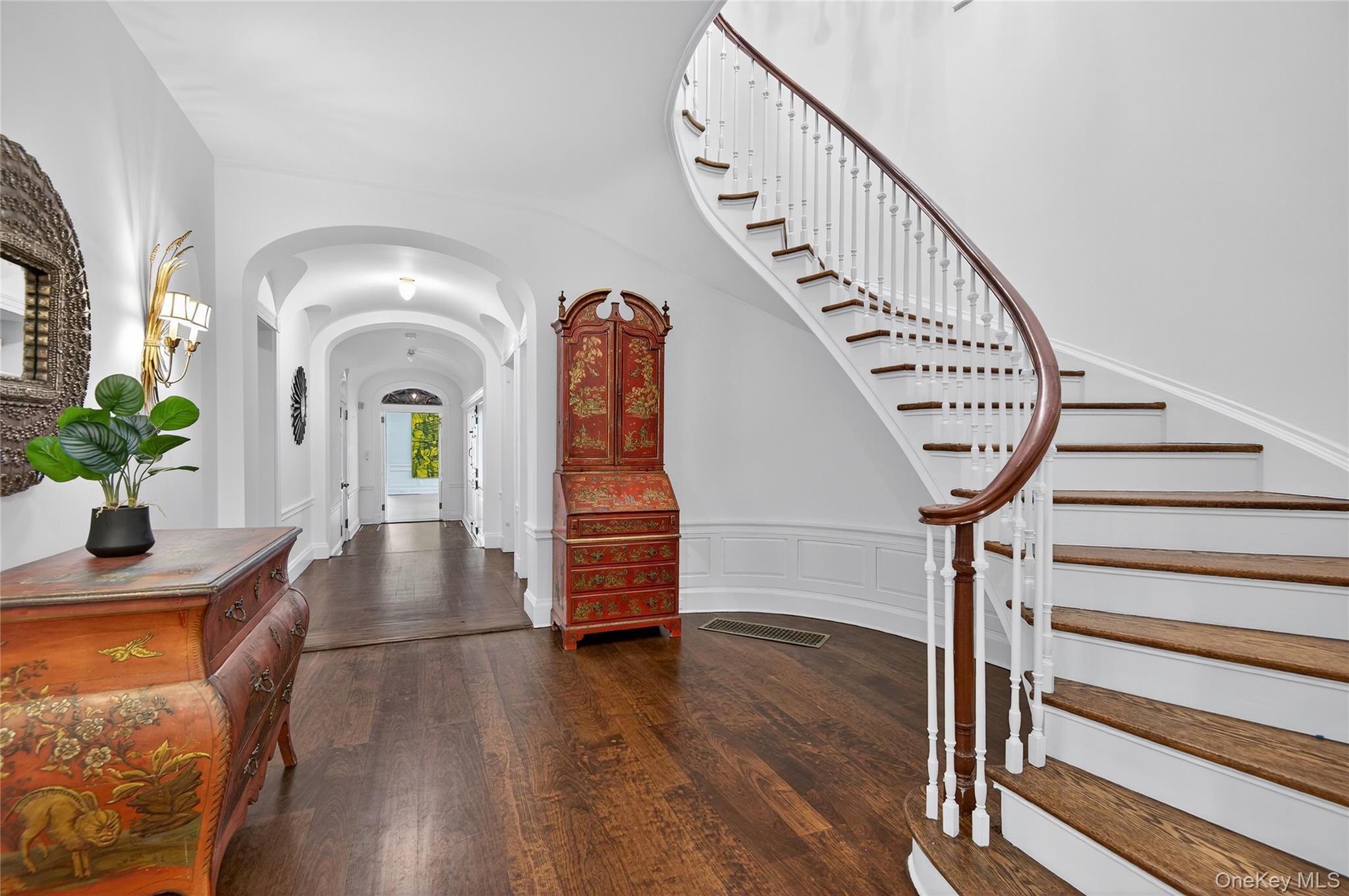 60 Piping Rock Road Property Photo 8
