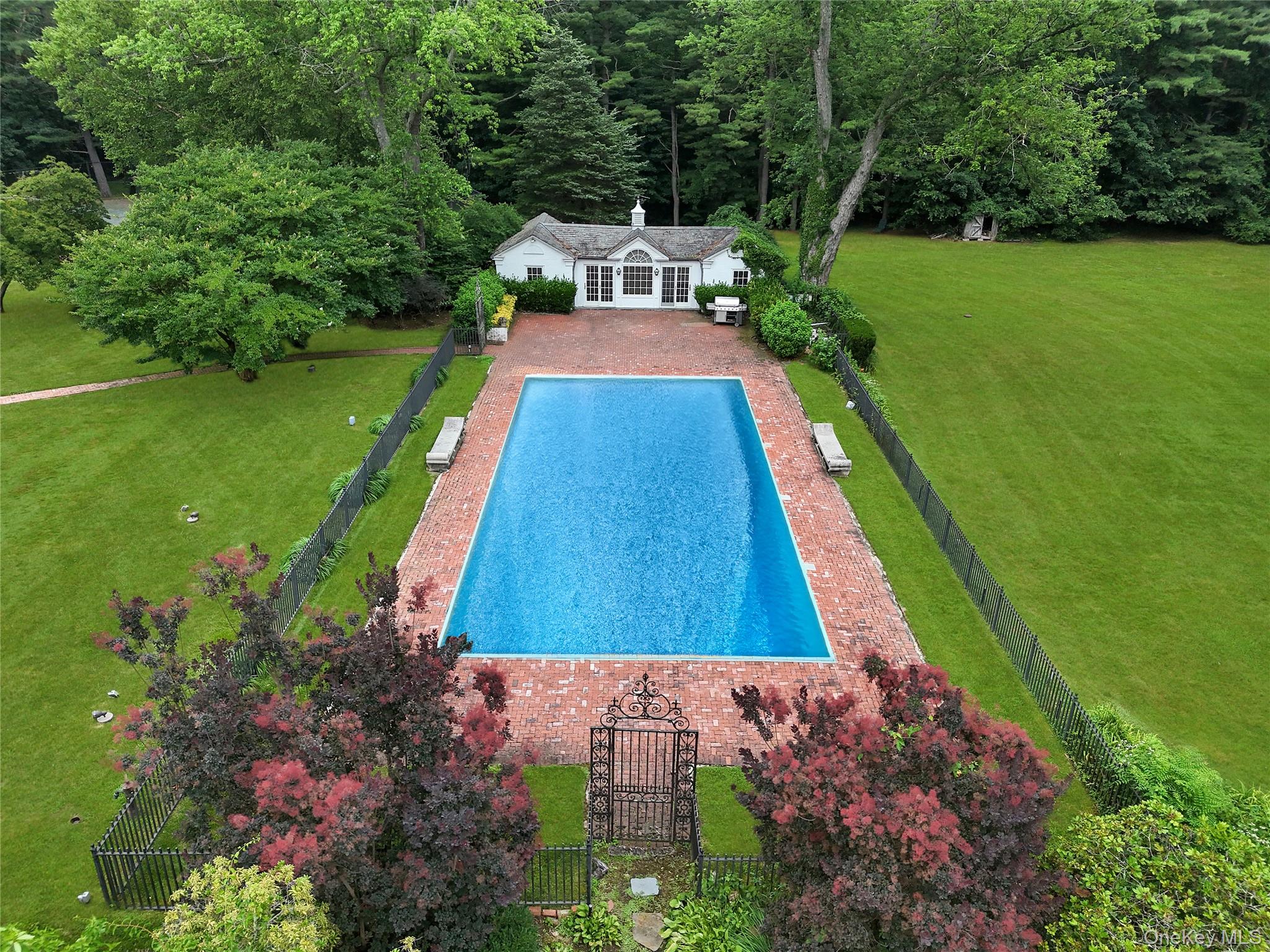 60 Piping Rock Road Property Photo 29