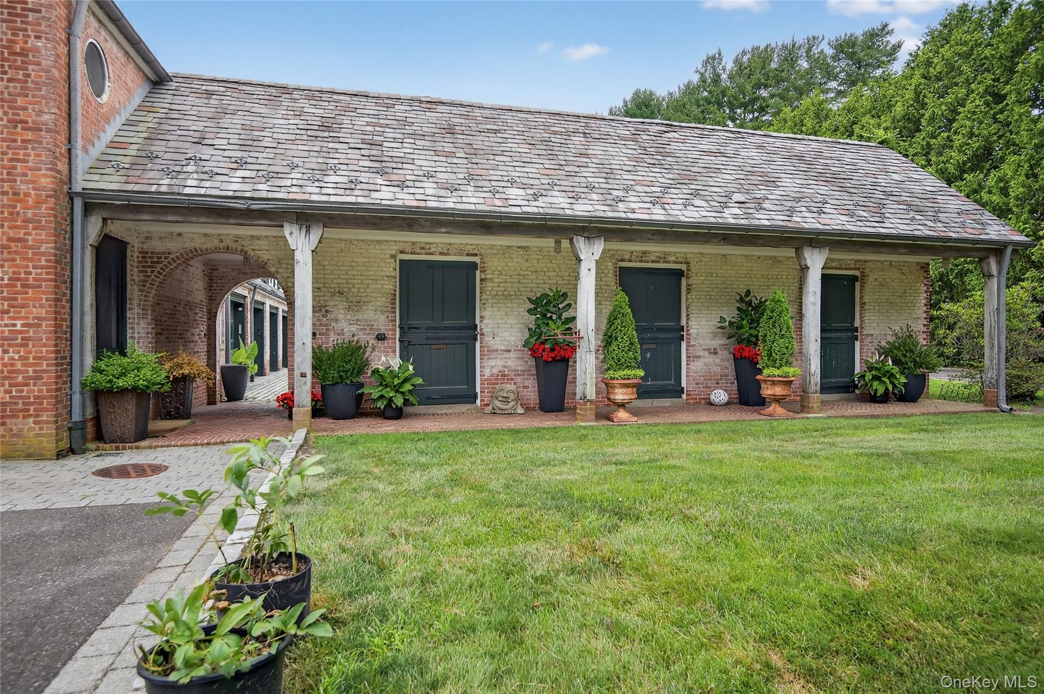 60 Piping Rock Road Property Photo 33