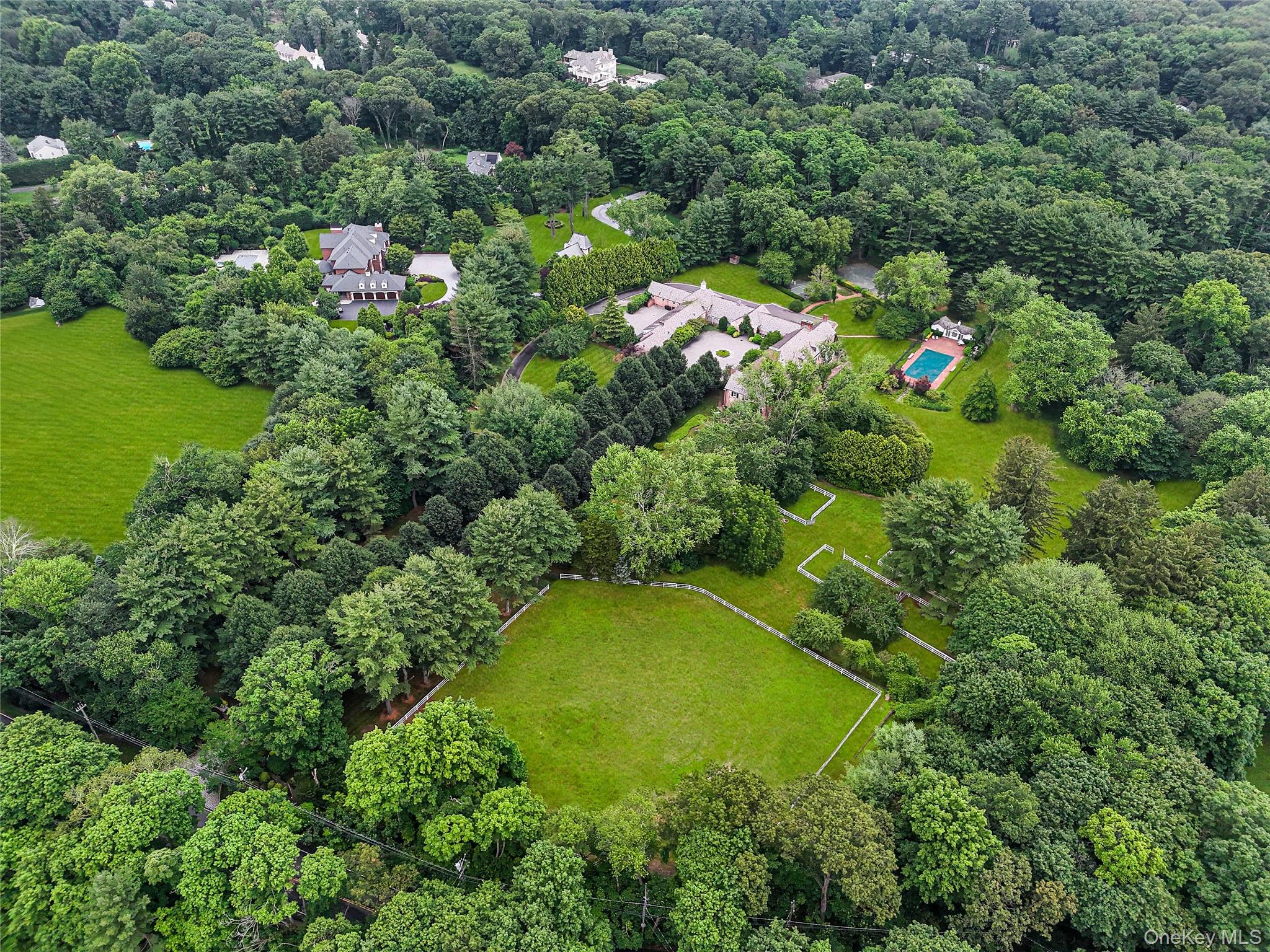 60 Piping Rock Road Property Photo 34