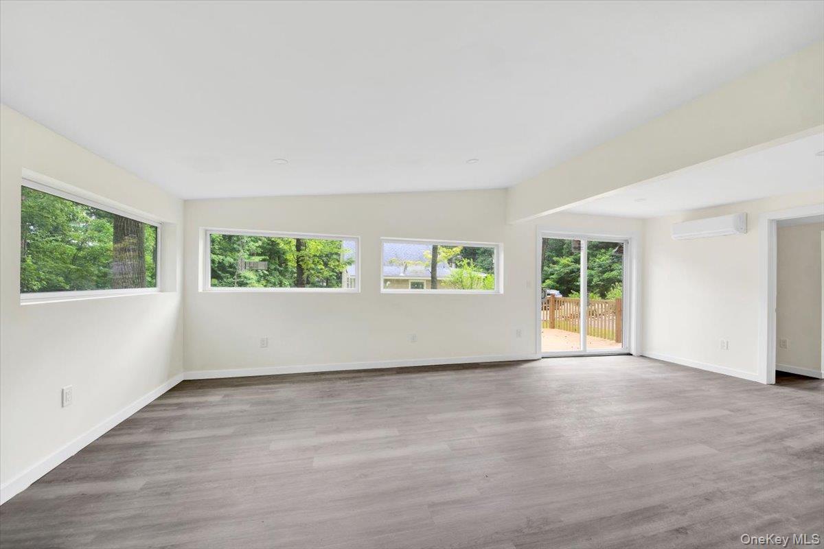 10 Pioneer Trail Property Photo 9