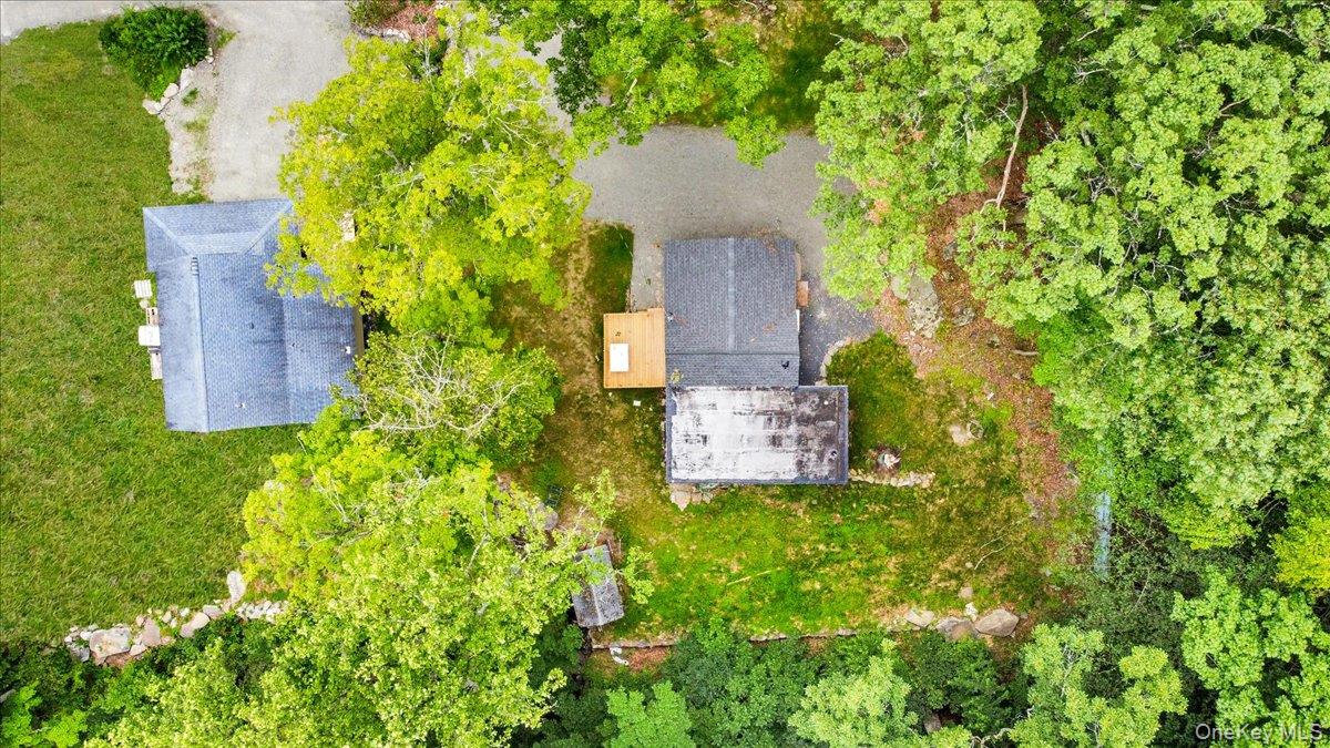 10 Pioneer Trail Property Photo 17