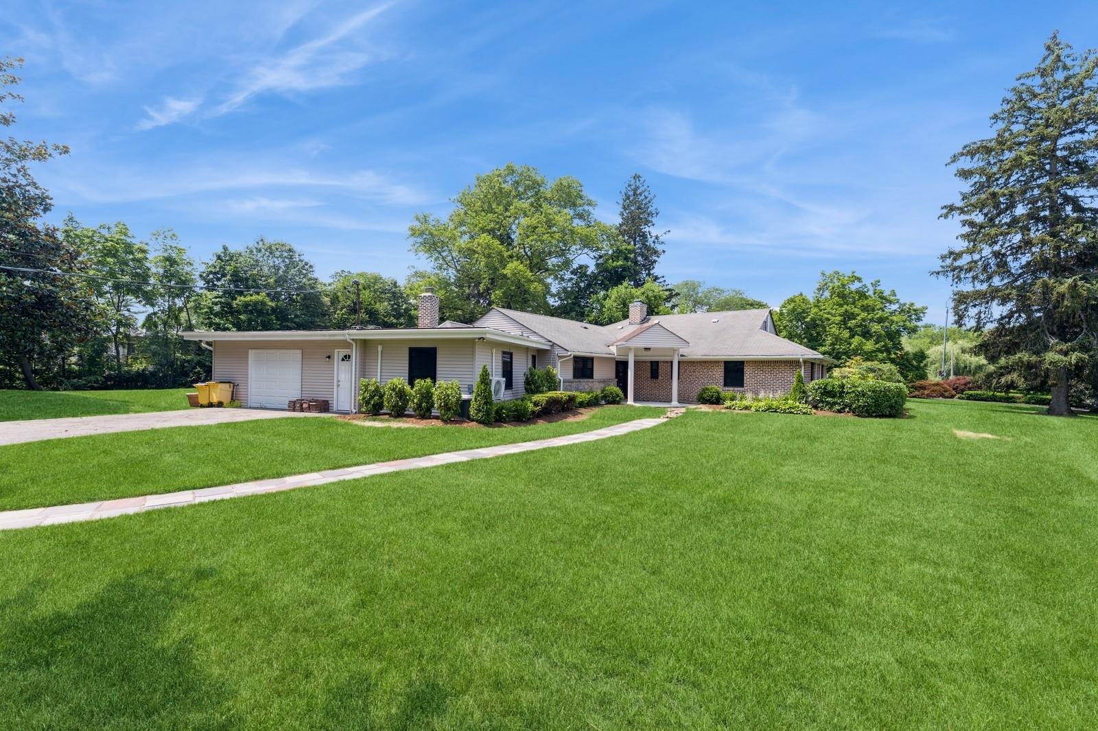 2 Foxwood Road Property Photo 1