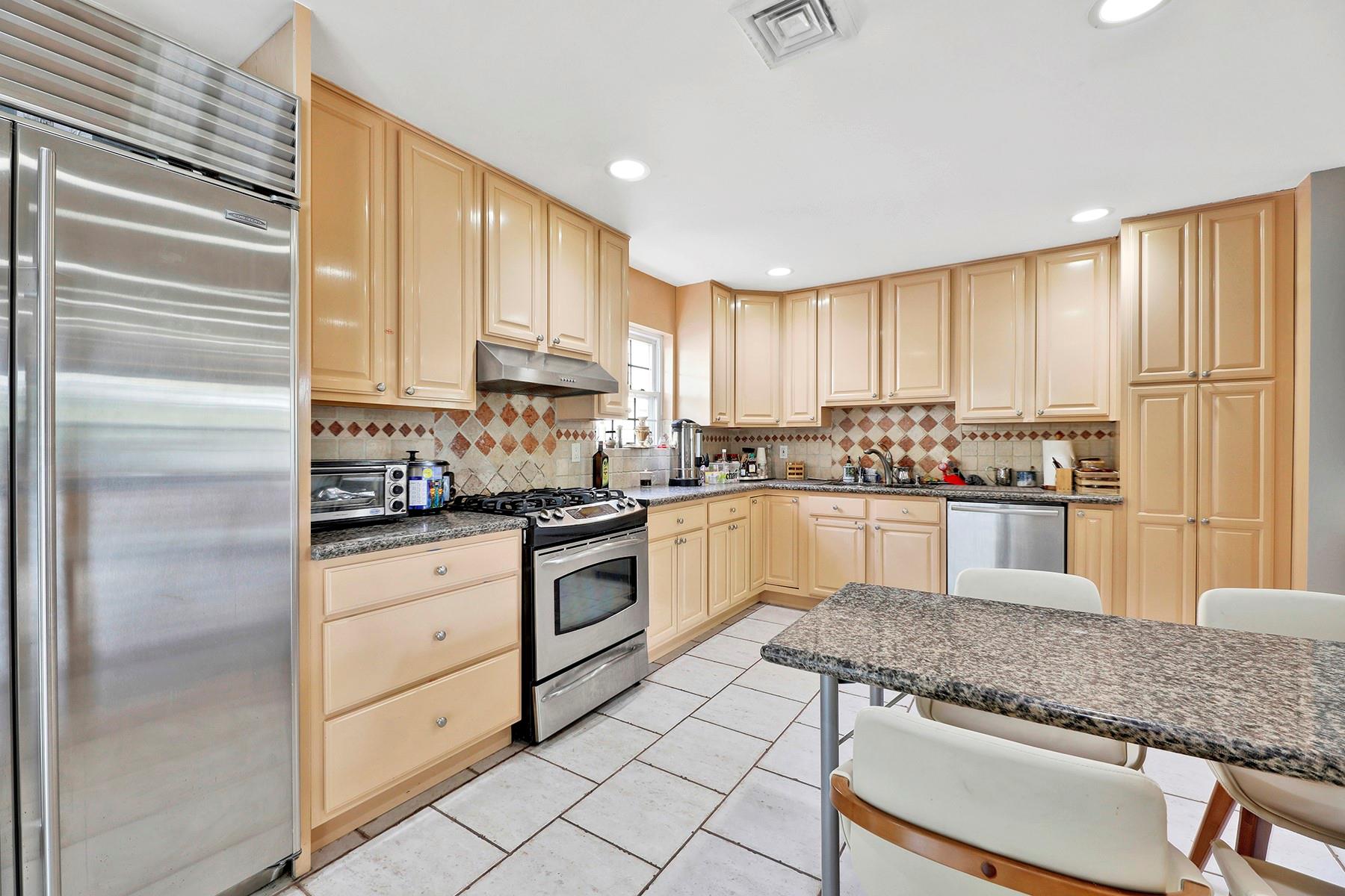 97 Burnham Avenue Property Photo 6