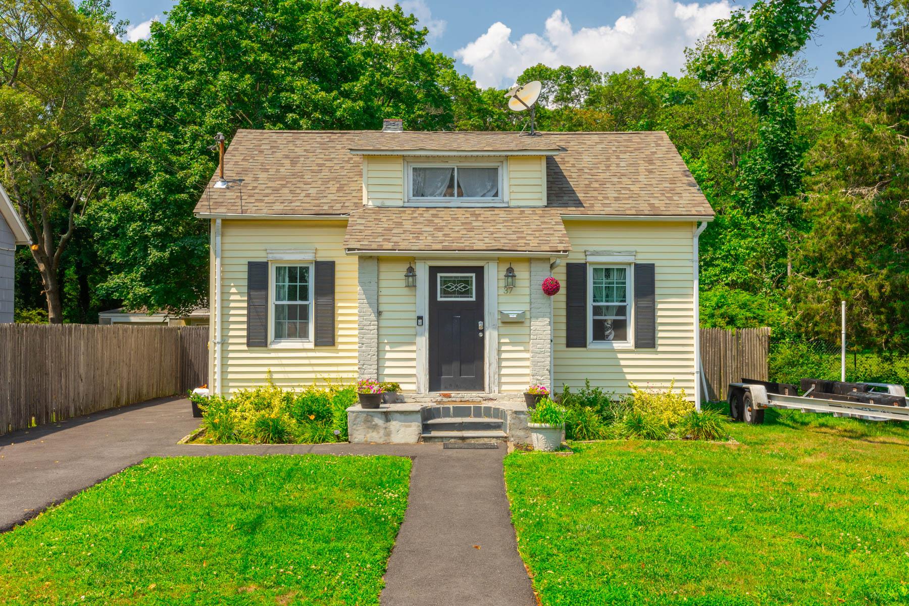 37 Andrew Ave