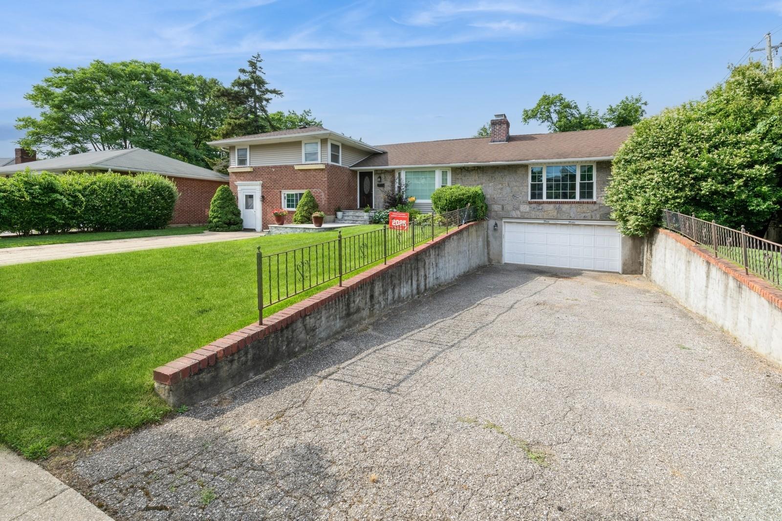 114 Birchwood Park Drive Property Photo 1
