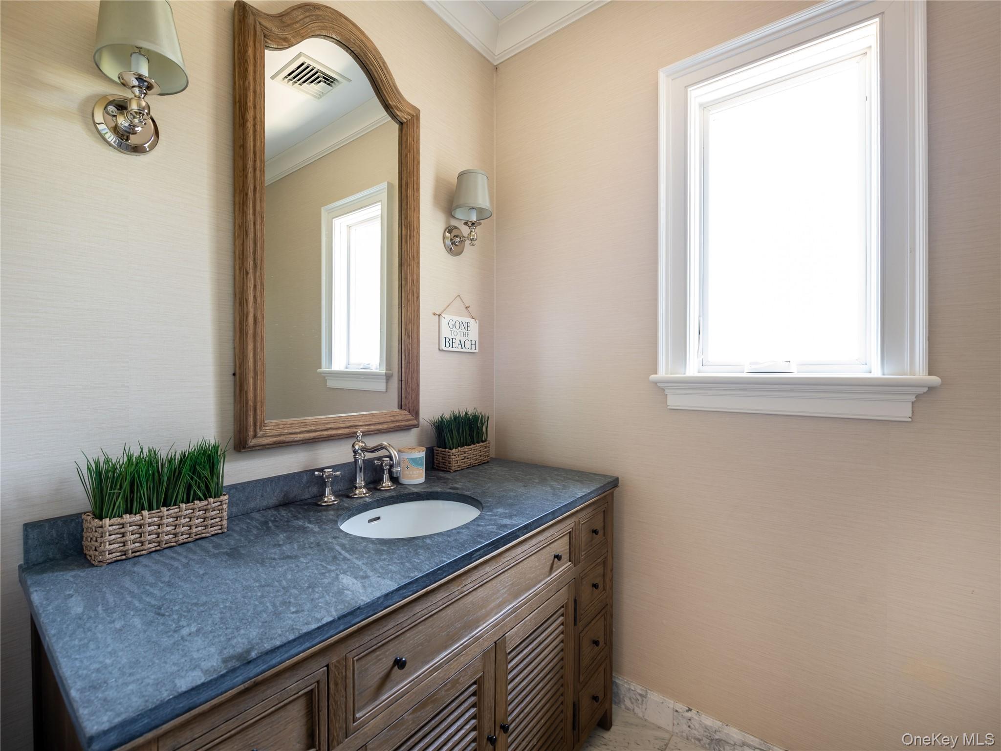 40 Dune Road Property Photo 17