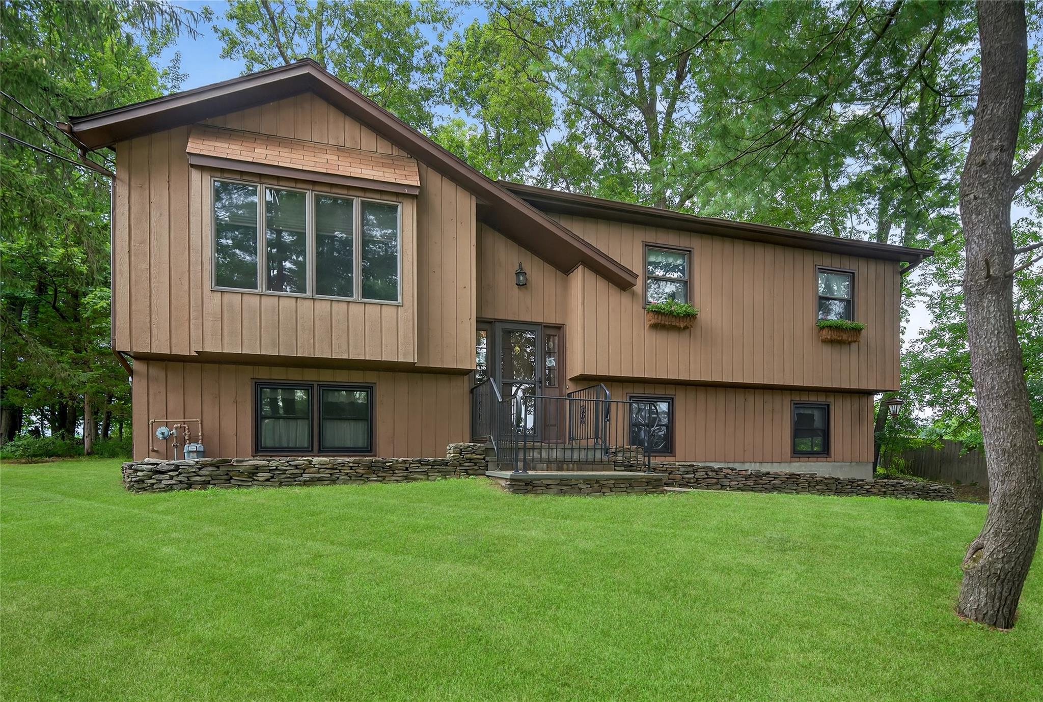 3 Robert Drive