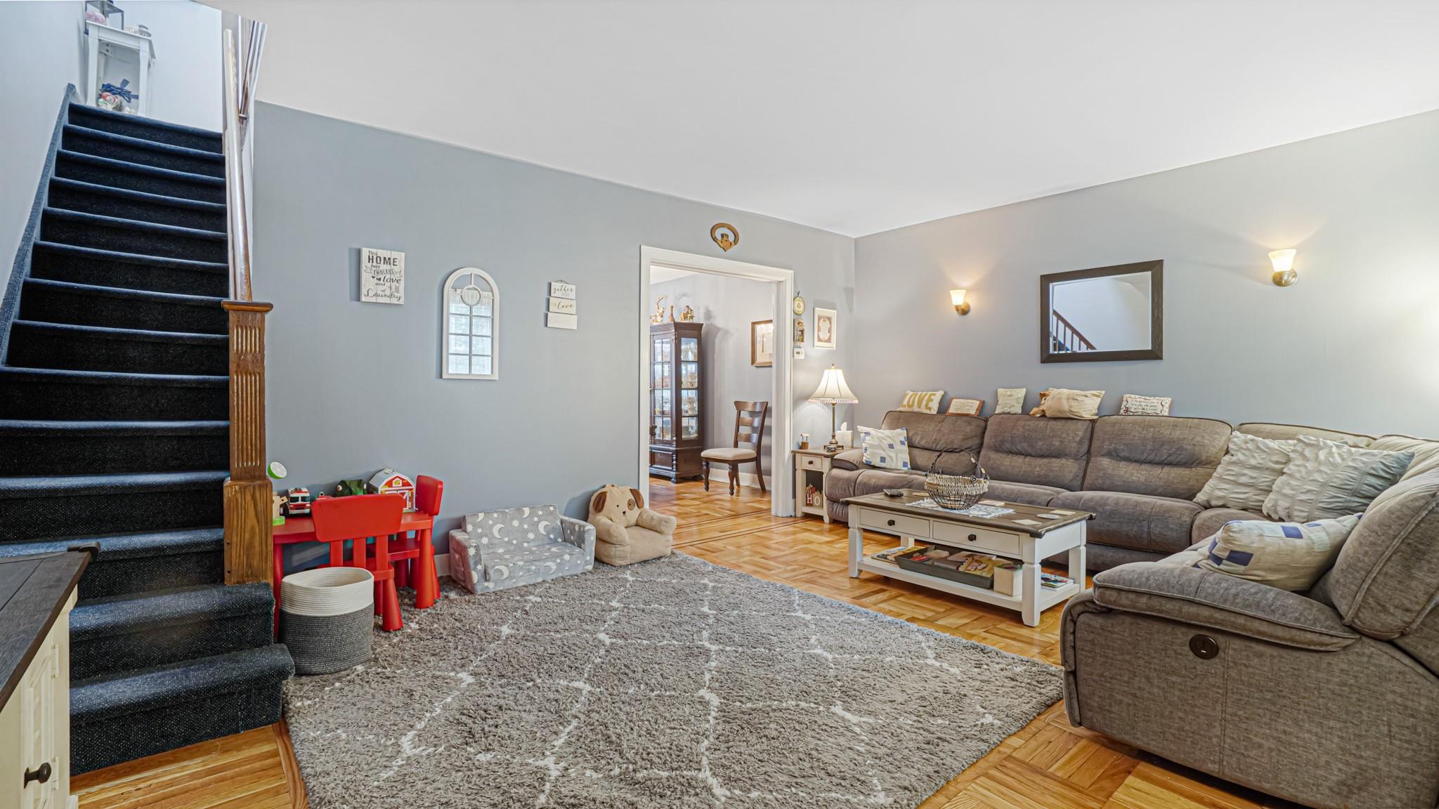 6477 82nd Place Property Photo 3