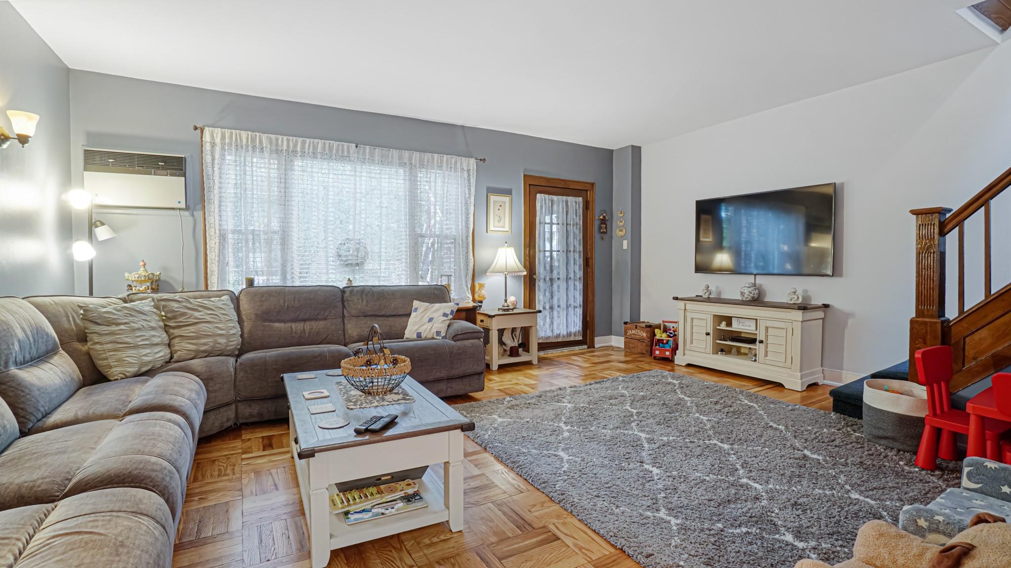 6477 82nd Place Property Photo 4