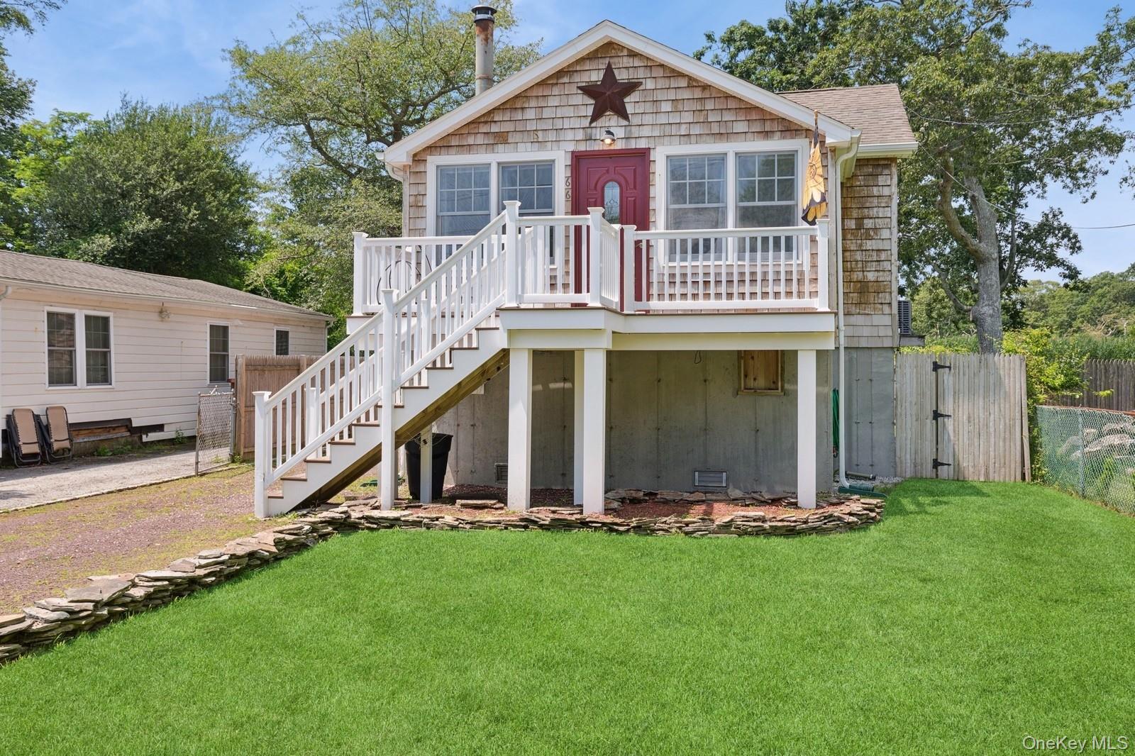66 Lynbrook Drive Property Photo 3