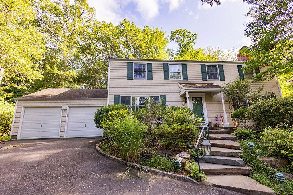 14 NE Brewster Hill