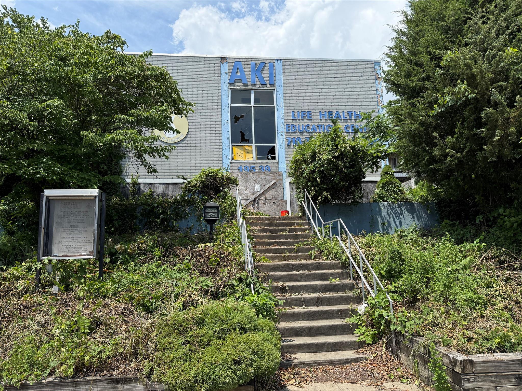 195-39 HILLSIDE AVENUE Property Photo 1