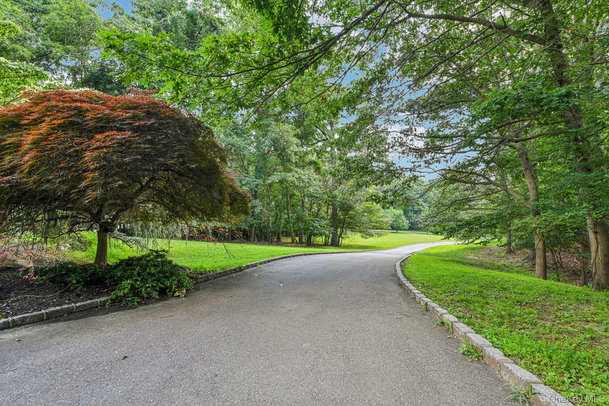 10 Bryan Meadow Path Property Photo 3