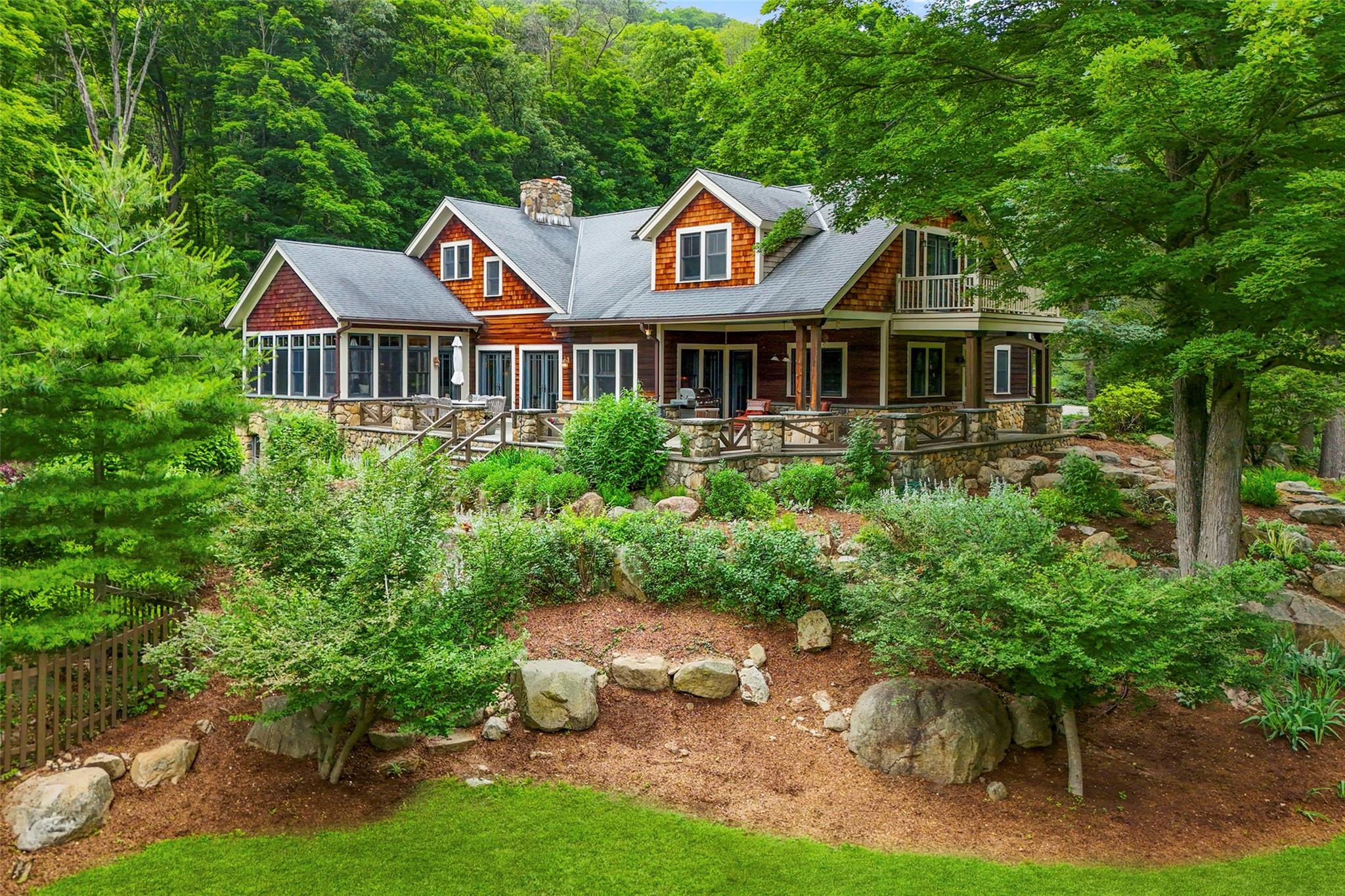 17 Half Moon Ridge Property Photo 1