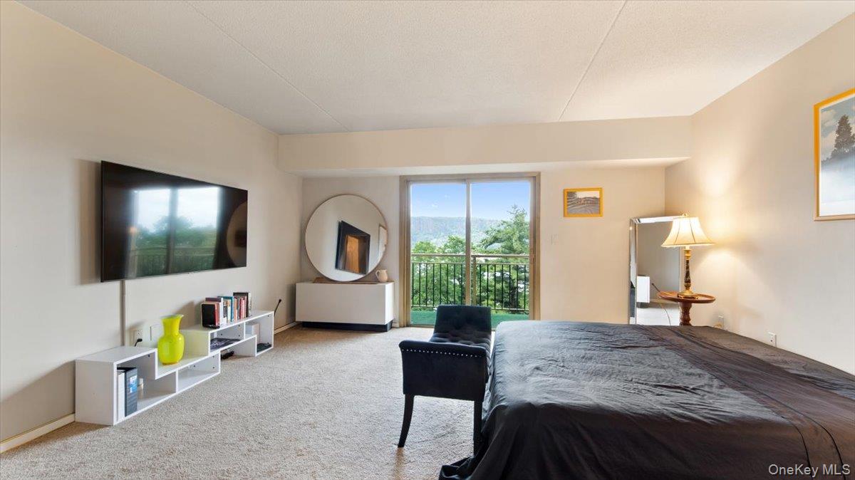 1020 Warburton Avenue 9c Property Photo 4