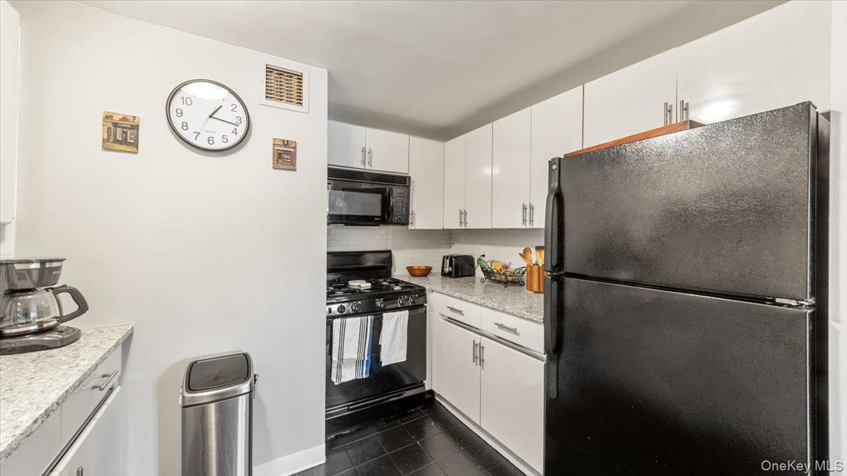 1020 Warburton Avenue 9c Property Photo 14