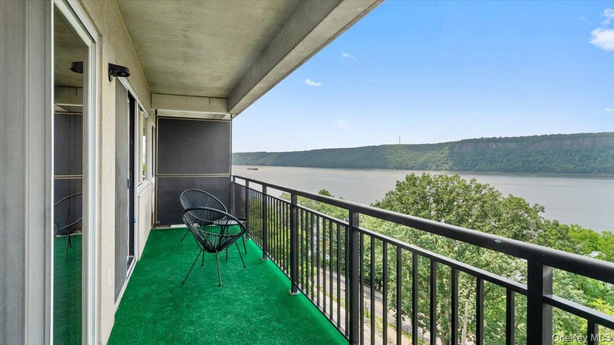 1020 Warburton Avenue 9c Property Photo 21